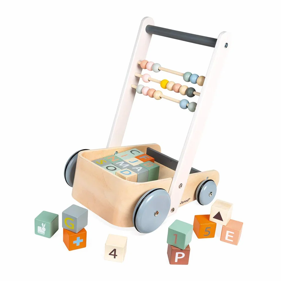 Janod - Carrello ABC Sweet Cocoon - Carrello Primi Passi Didattico in Legno a Spinta - con 20 Cubi Lettere Alfabeto, Numeri e Forme + 3 Stecche Pallottoliere - Vernice Ad Acqua - da 1 Anno, J04408