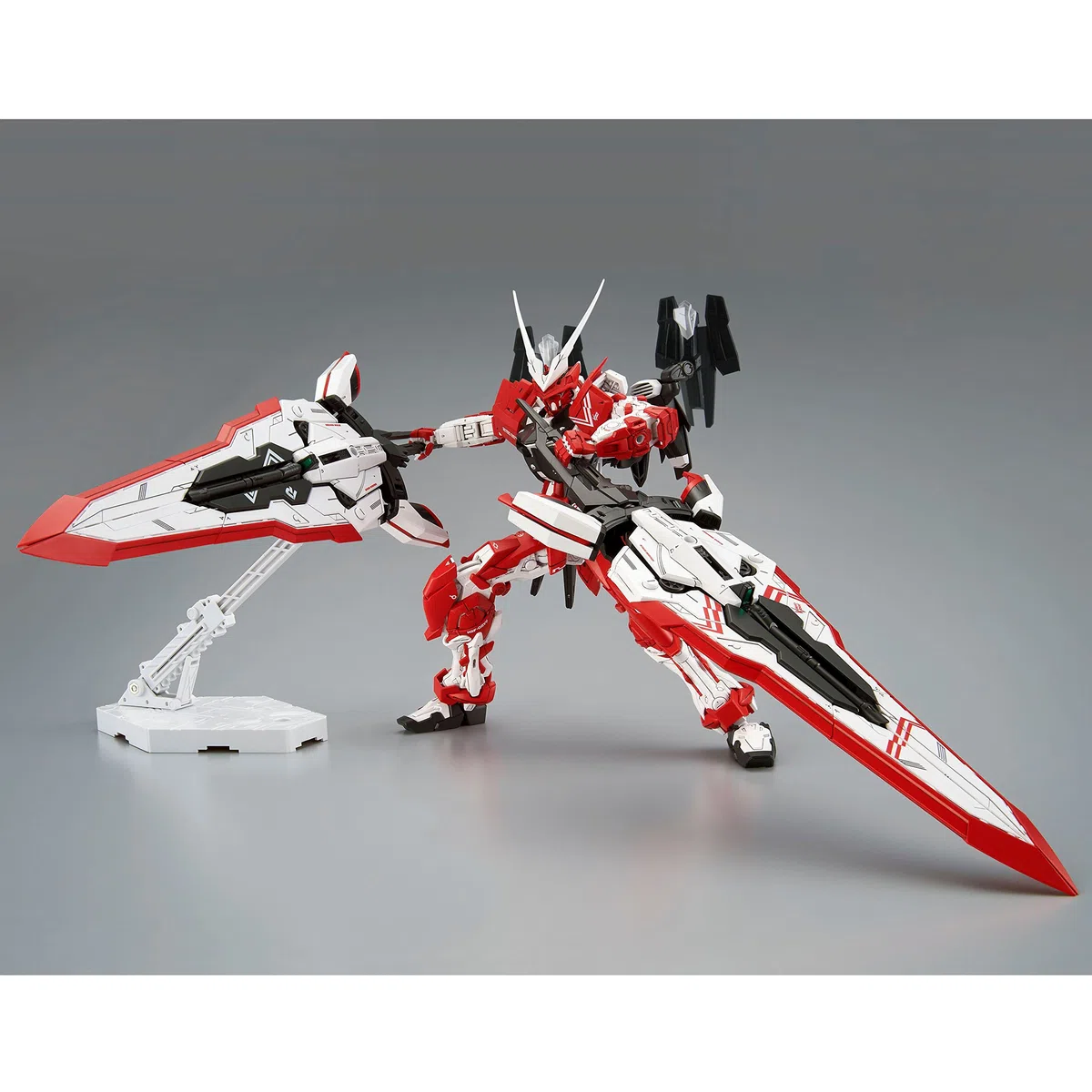 Bandai Model Kit 59408 - MG Gundam ASTRAY Turn Red Ltd 1/100