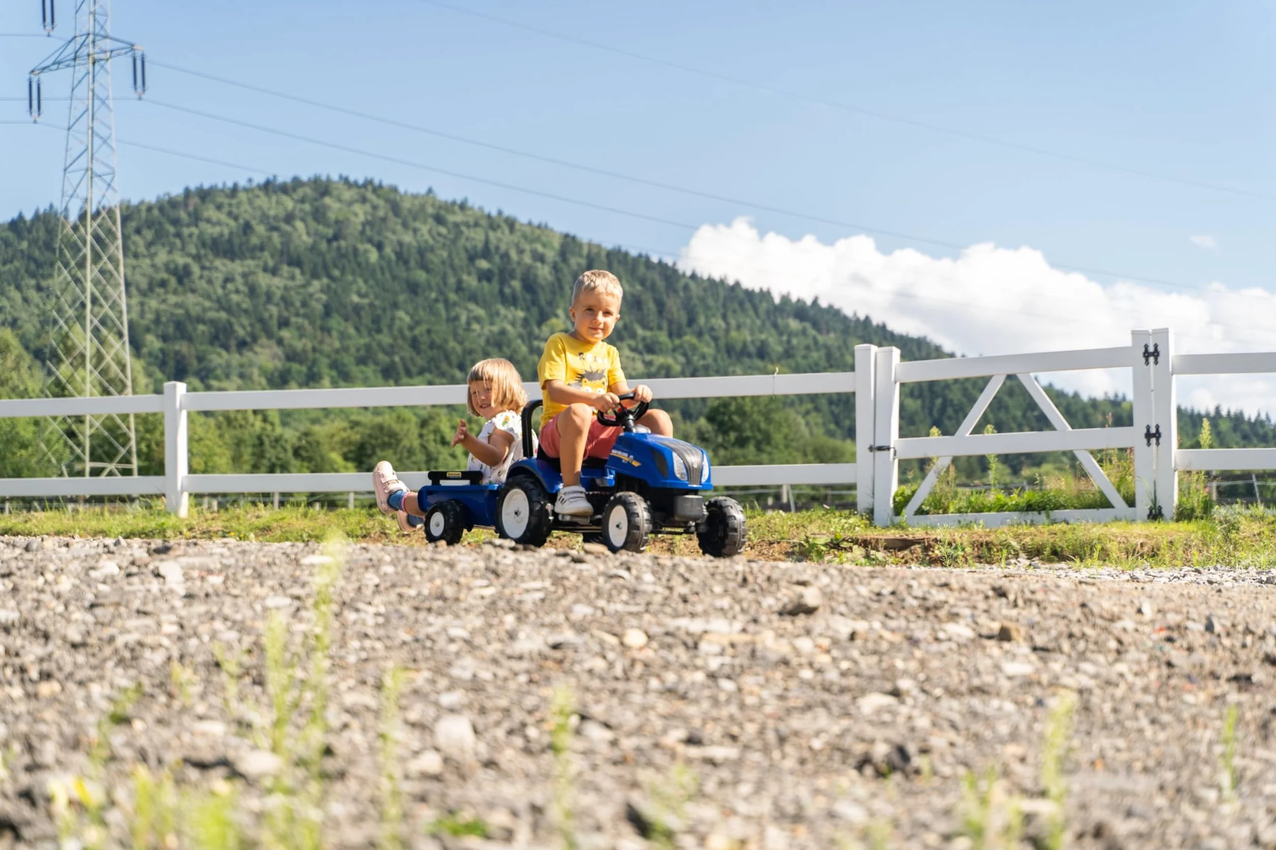 Falk Trattore a Pedali New Holland con rimorchio 2 Anni Made in France