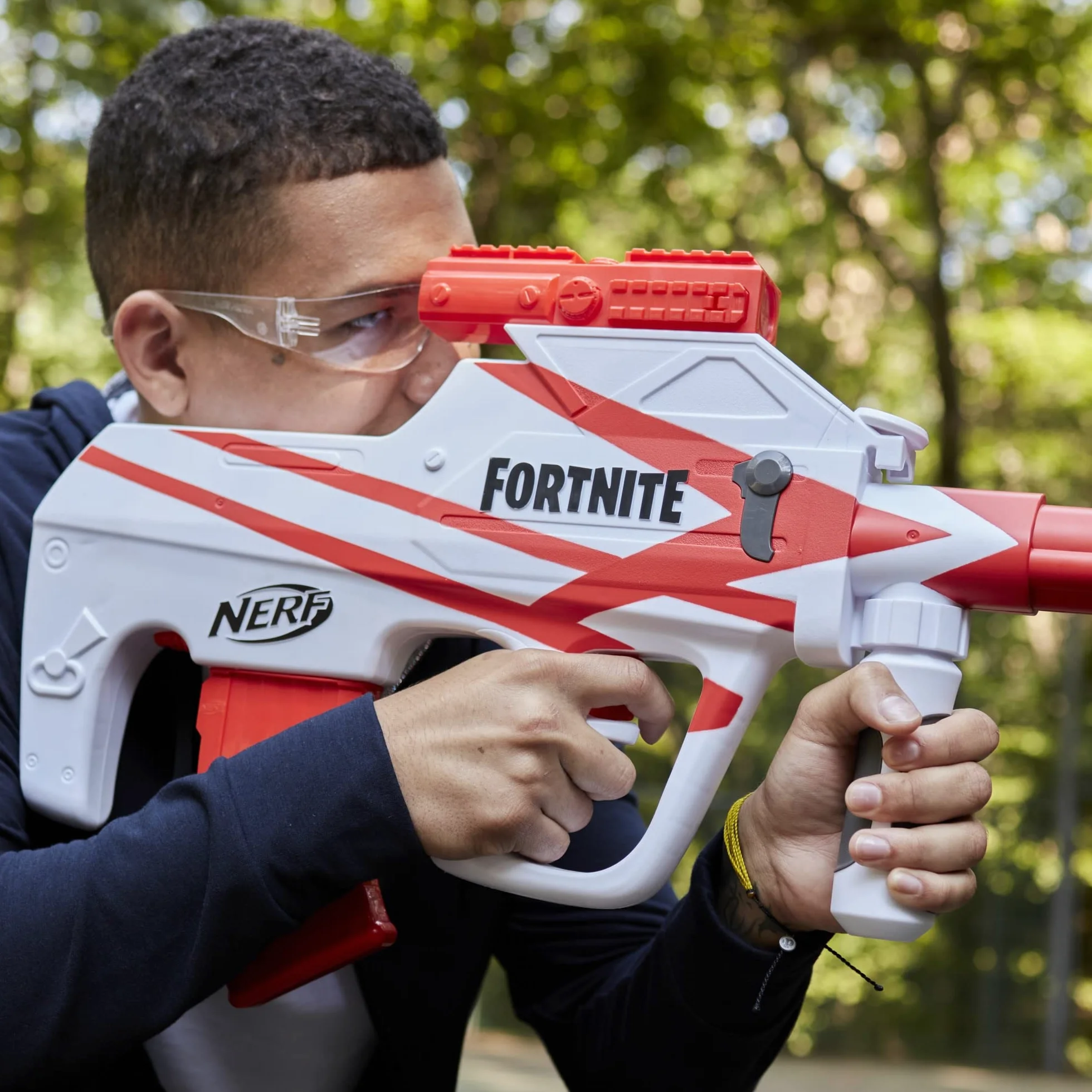Nerf Fortnite - B-AR, Blaster motorizzato con Caricatore da 10 dardi e Involucro Converge di Fortnite, Include 10 dardi Originali Elite