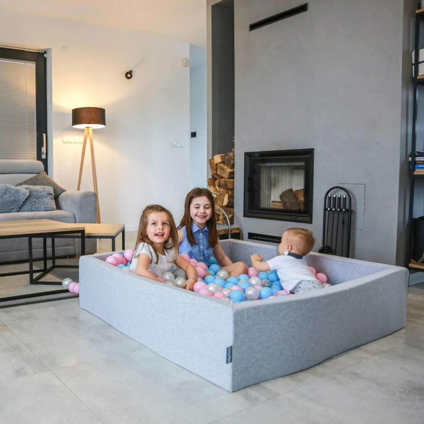 KiddyMoon Piscina di Palline 120X30cm/200 Palline Grande Quadrato per Bambini Fabbricato in EU, Grigio Chiaro:Bianco/Grigio/Turchese Chiaro
