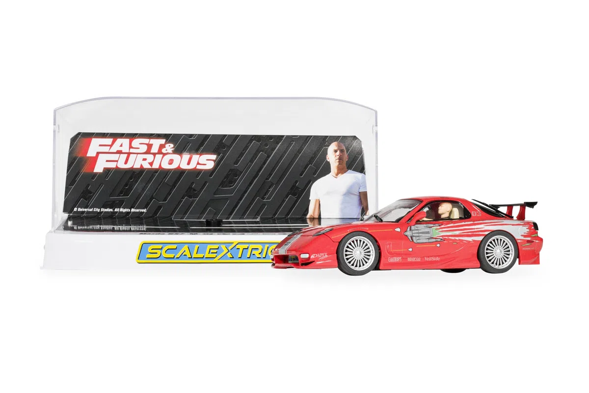 Auto Scalextric - C4592 The Fast And The Furious Mazda RX7, Dom Turetto - Macchinina da slot per piste e set - Idee regalo per bambini e adulti, Accessori Scalextric