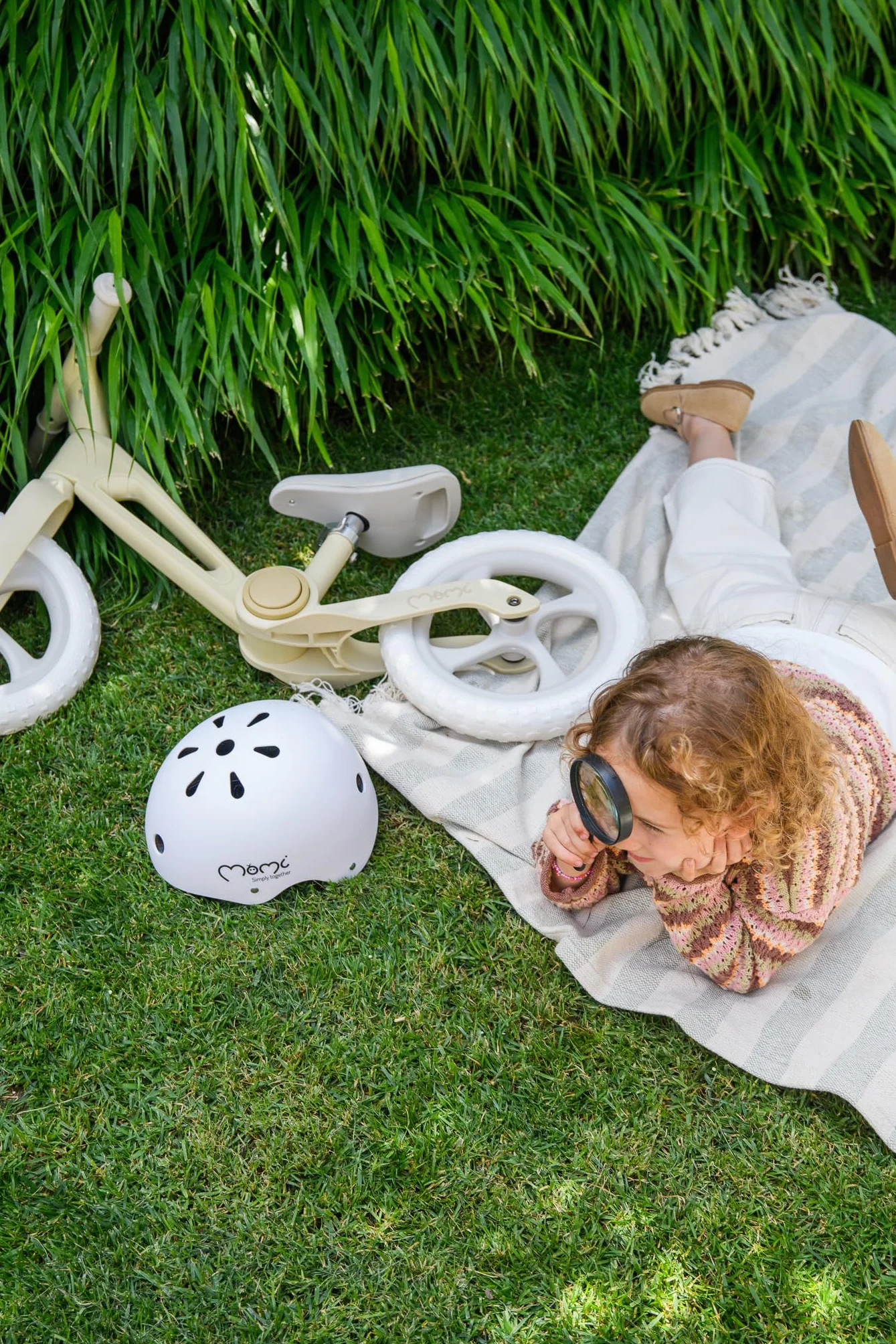 Momi Bicicletta senza pedali NORU per bambini dai 2 anni (max 25 kg), pieghevole con un pulsante, sella regolabile, ruote EVA antiforatura da 12"