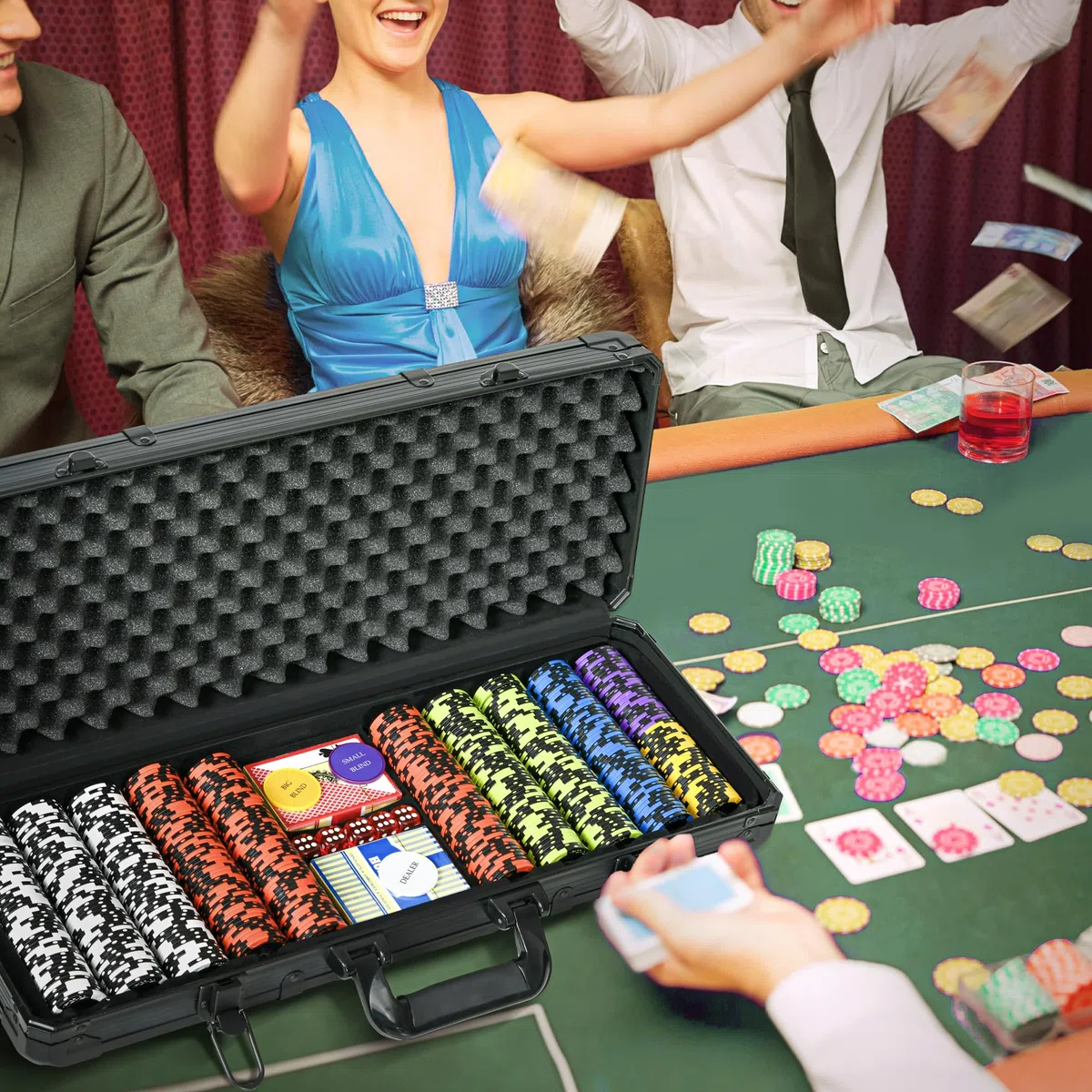 SPORTNOW Set Poker Completo 500 Fiches 2 Mazzi Carte 5 Dadi Valigetta Alluminio ABS Nero