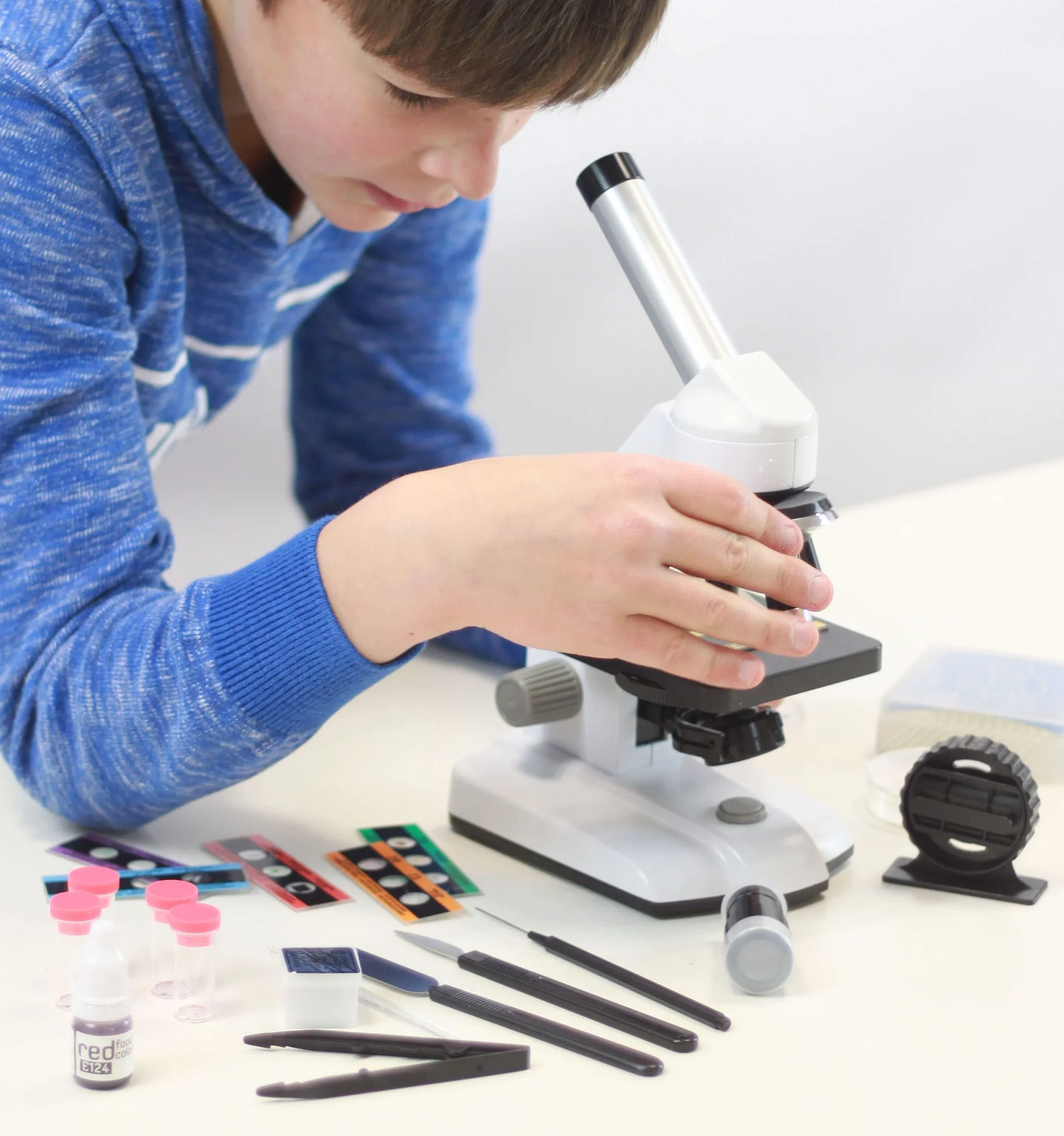 BUKI MR600 - Microscopio 50 esperimenti, 3 zoom : X 100 – X 250 – X 1000 HD
