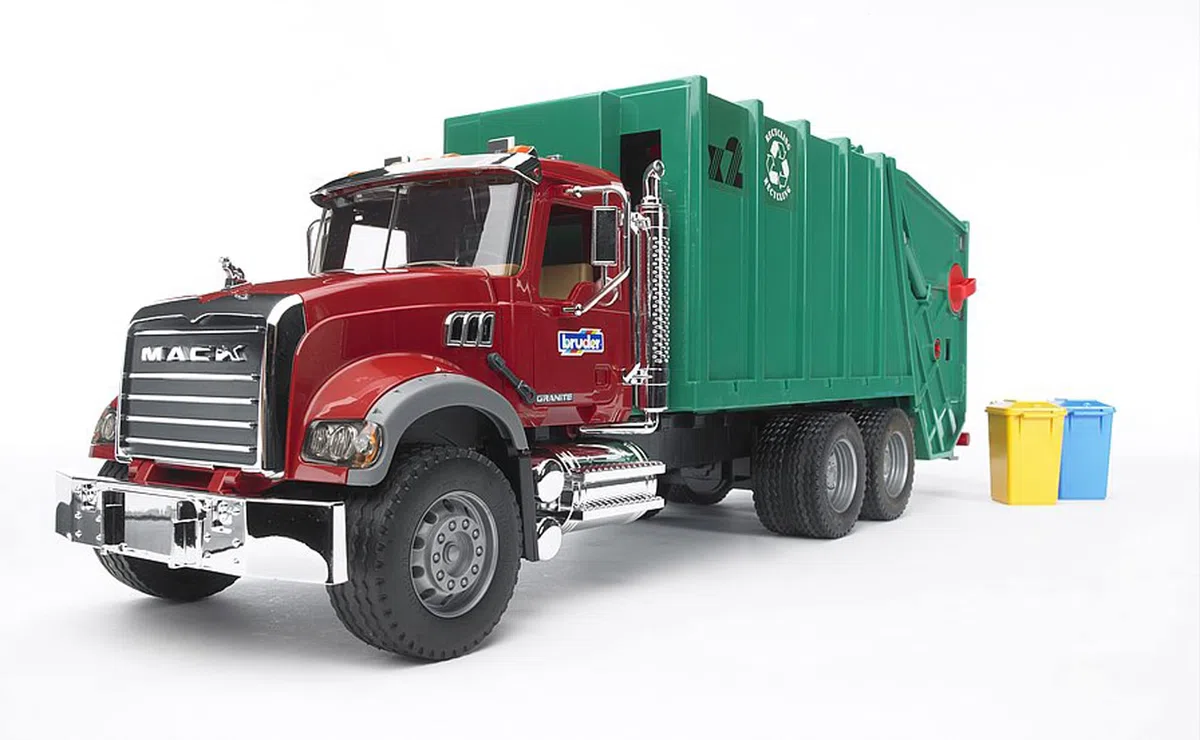 bruder 02812 - MACK Granite camion della spazzatura, raccolta rifiuti, camion della spazzatura, giocattolo