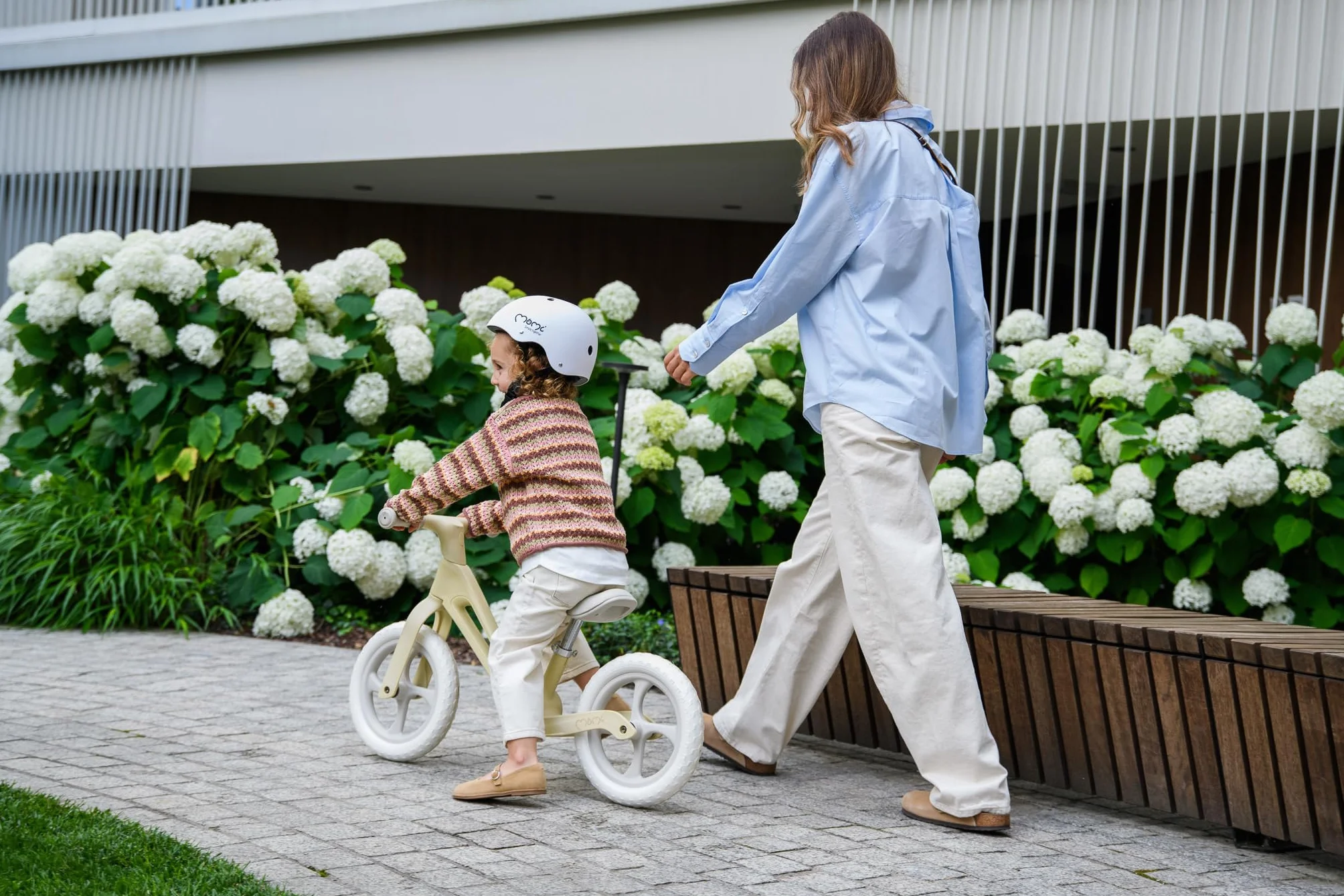 Momi Bicicletta senza pedali NORU per bambini dai 2 anni (max 25 kg), pieghevole con un pulsante, sella regolabile, ruote EVA antiforatura da 12"