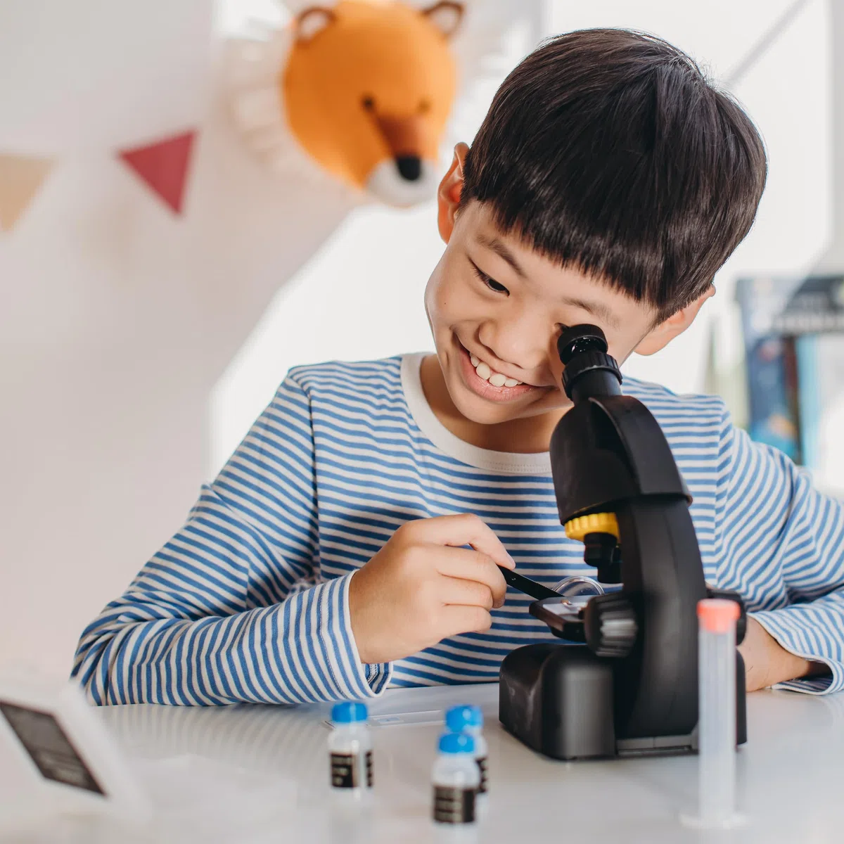 National Geographic Set telescopico e microscopio per bambini e principianti con numerosi accessori