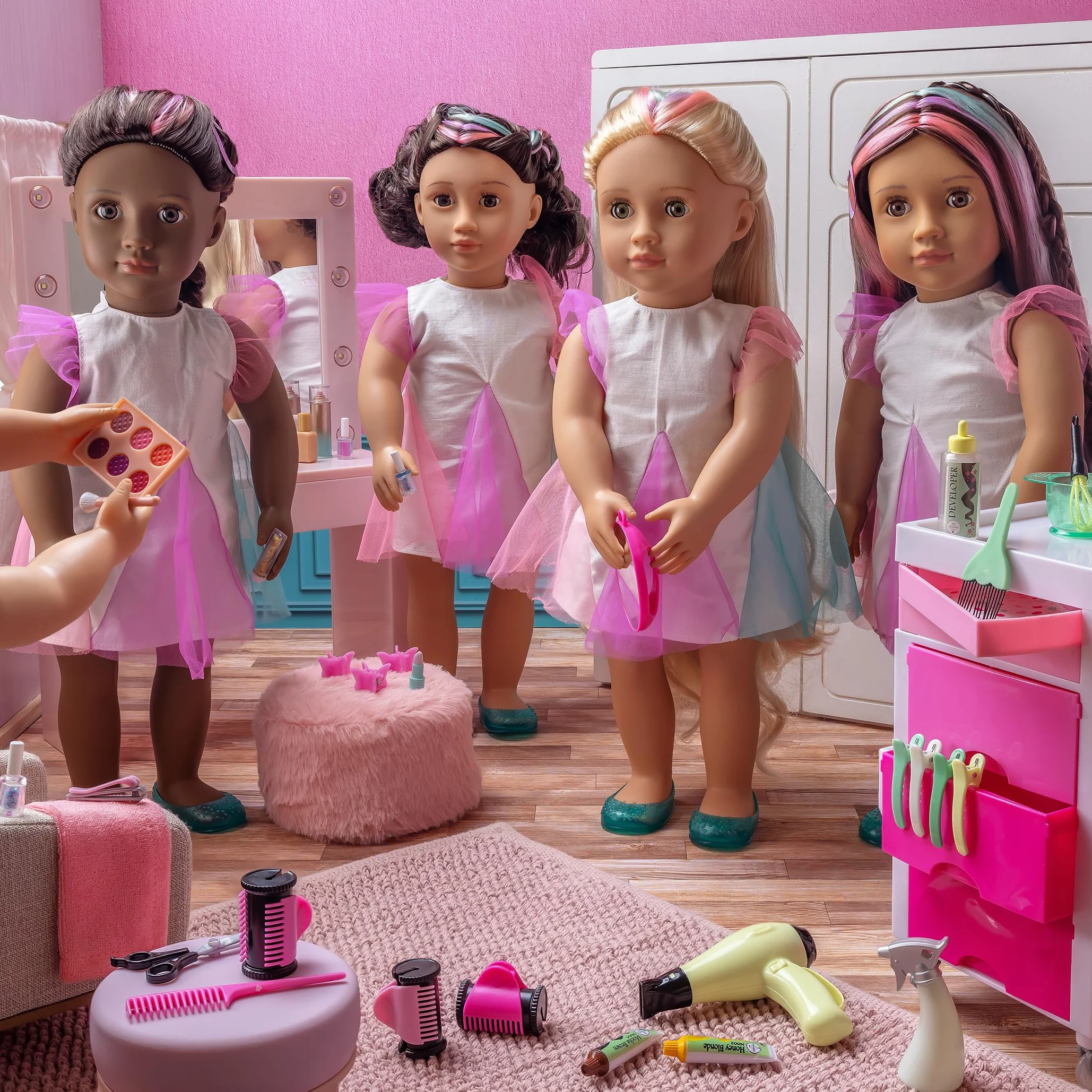 Our Generation Glam & Glow Vanità Playset - Tavolo Rosa con Specchio Luminoso - Giocattolo Trucco Bambini 3+