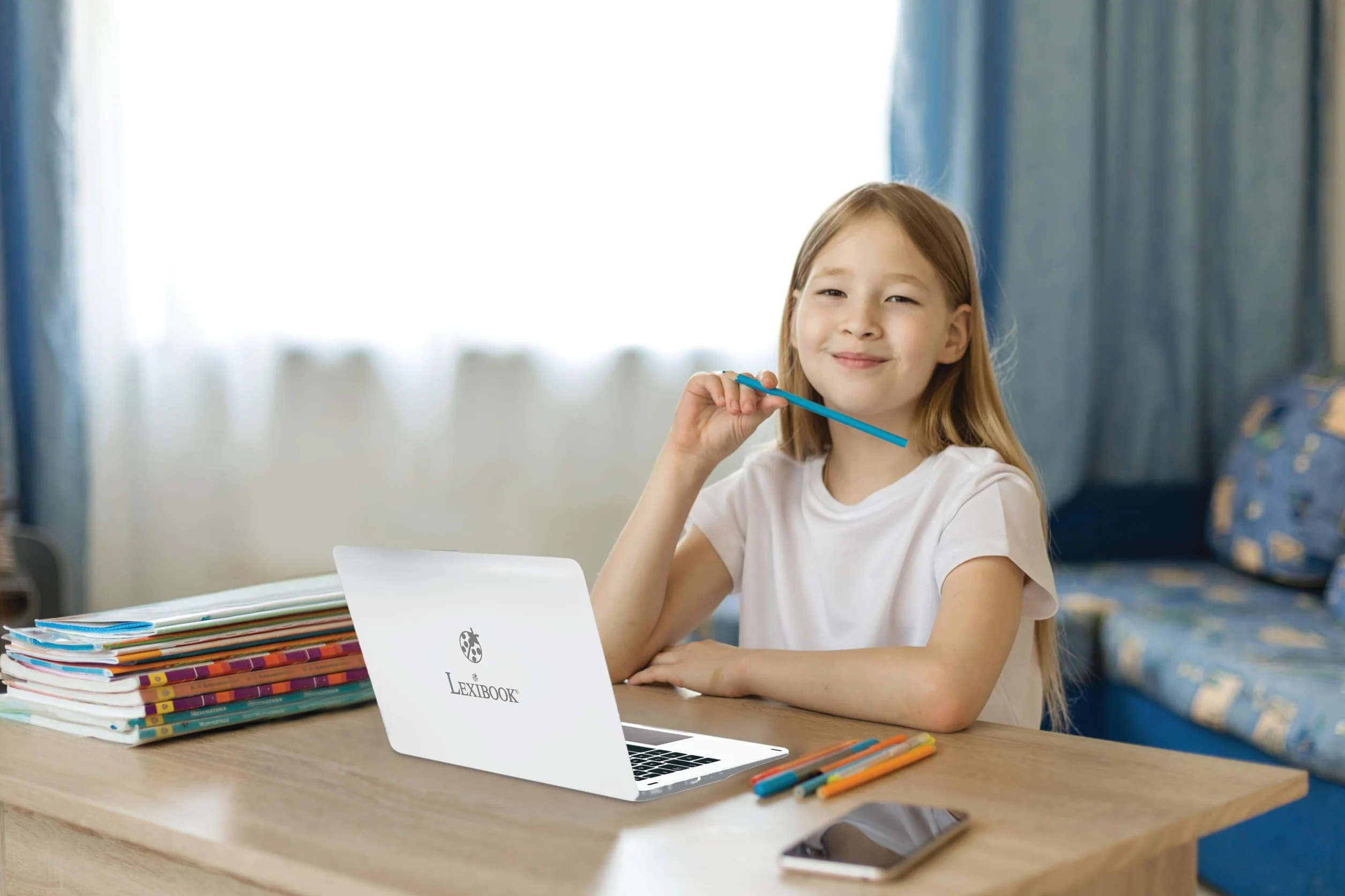 Lexibook LAPTAB® 10, Laptop con touch screen, Progettato per tutta la famiglia, Contenuti educativi e divertenti, Powered by Android™, Controllo genitori, Ultra sottile e leggero, LT10IT