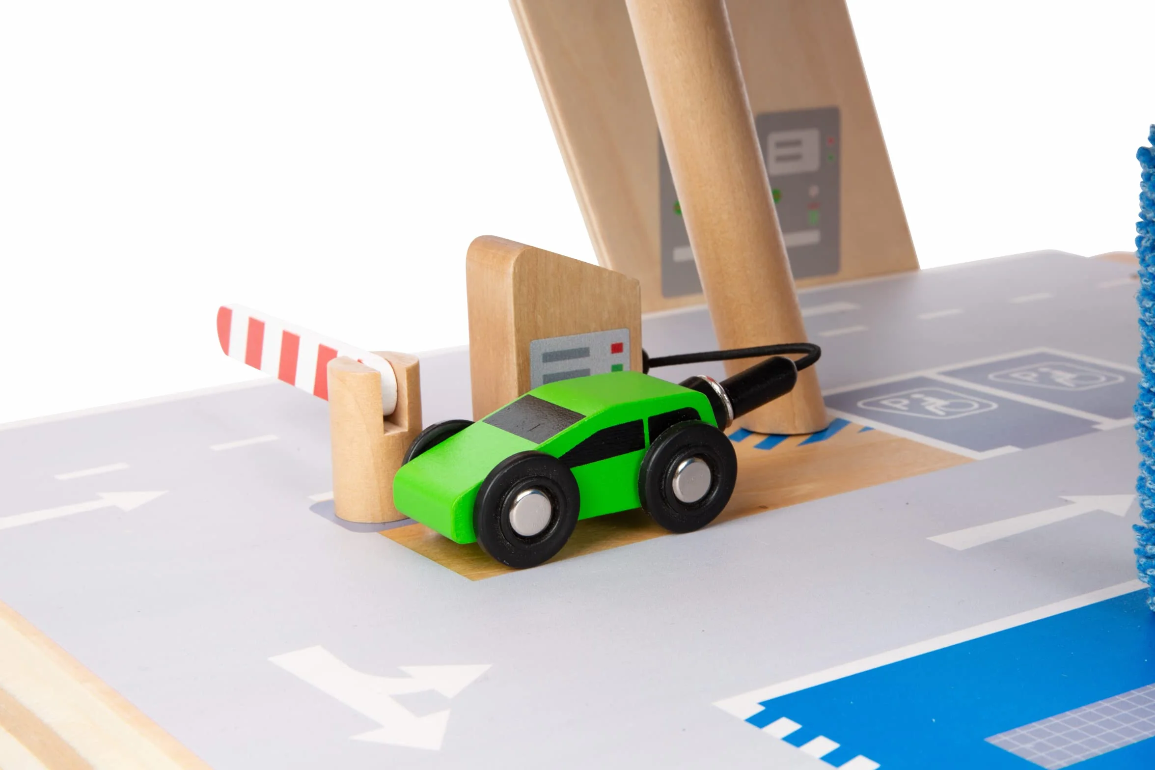 small foot Autosilo Premium, su tre piani con rampa, incl. 2 auto, parcheggio in legno per bambini, 11676