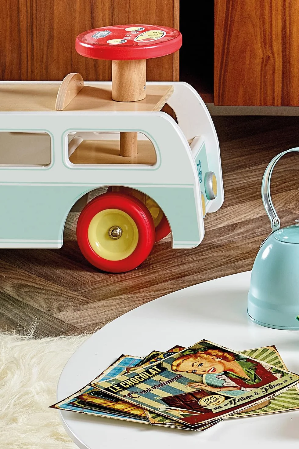 Vilac Campervan Walker 2 in 1 in legno, con scomparto nascosto, giocattolo cavalcabile, adatto per bambini dai 12 mesi in su