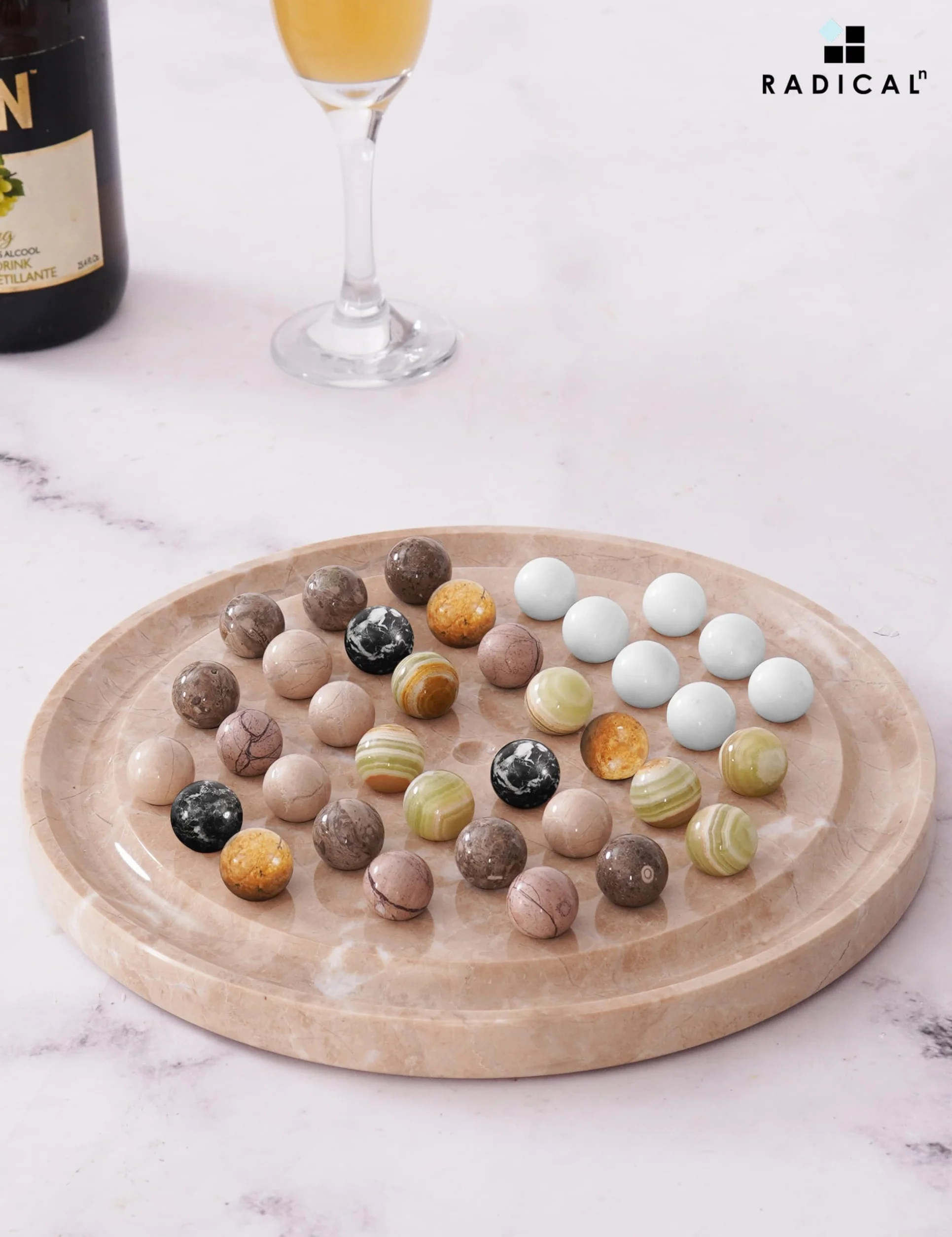 Radicaln Solitario in marmo da 25,4 cm, Verona, fatto a mano, rompicapo, gioco di puzzle per adulti, ideale per tavolino da caffè, gioco solitario con 42 palline di marmo e tavola familiare
