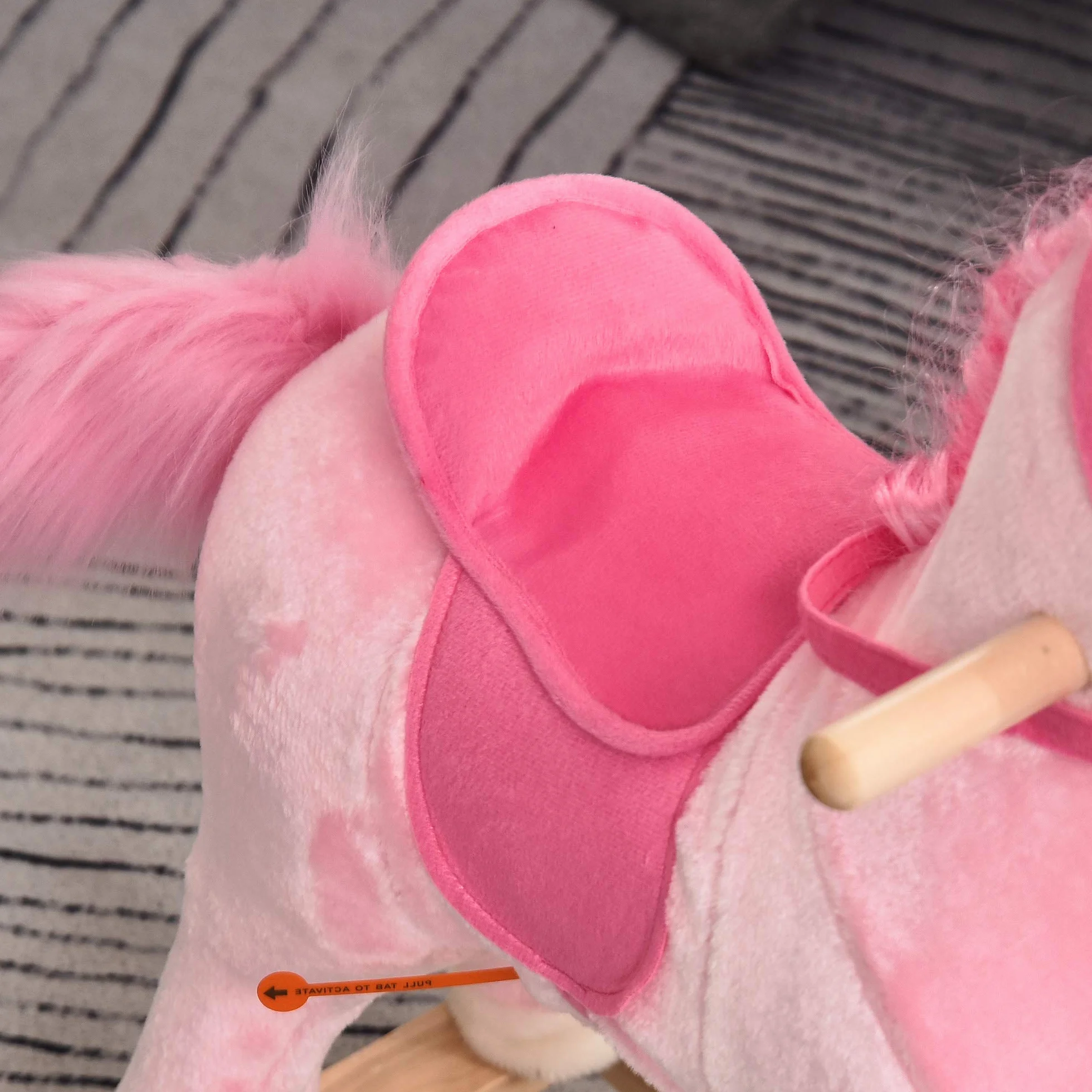 HOMCOM Cavallo a Dondolo per Bambini 36-72 Mesi, Unicorno a Dondolo con Suoni in Legno e Peluche Rosa, 74x33x62cm