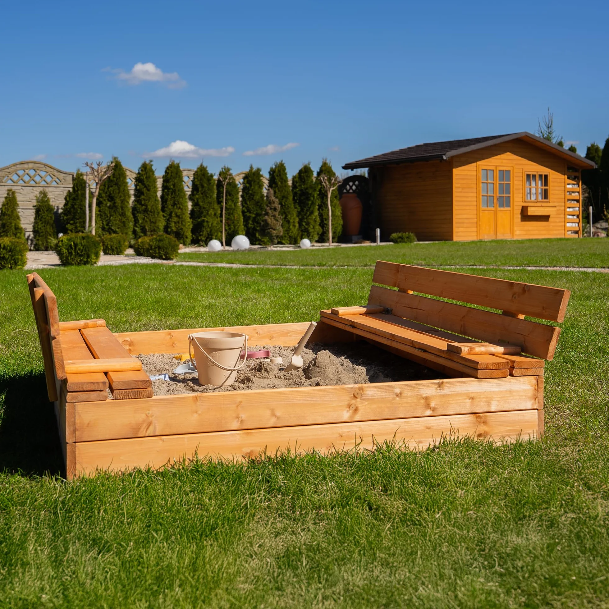 MAMOI Sandbox con coperchio 120 x 120 cm, cassetta di sabbia impregnata con panche in legno, copertura per panchine 150 x 150 cm