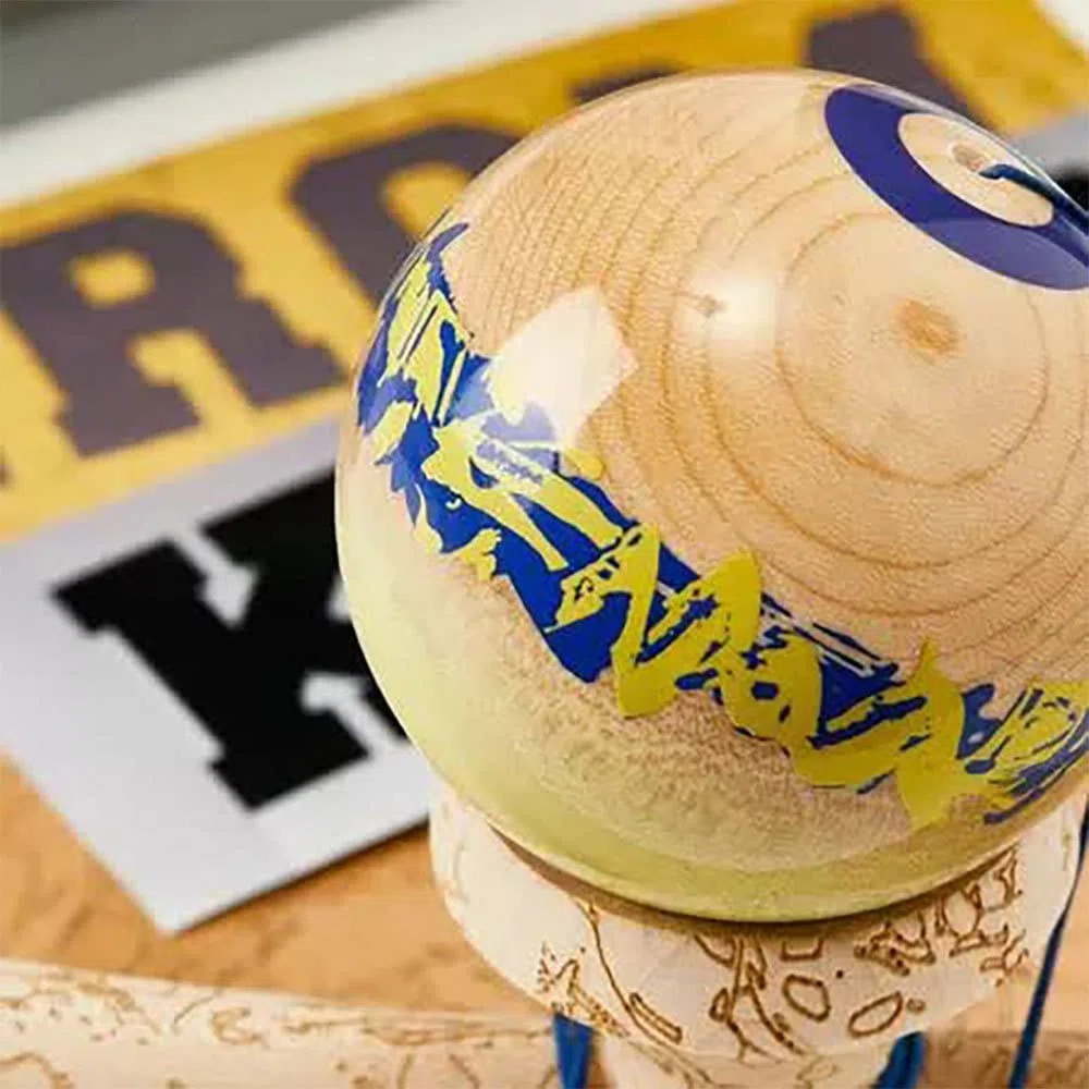 KROM Kendama Unity Sangfroid – in legno d'acero per principianti ed esperti – Gioco di abilità per esterni e interni – Giocattolo in legno con corda e palla – Kendama Skilltoy
