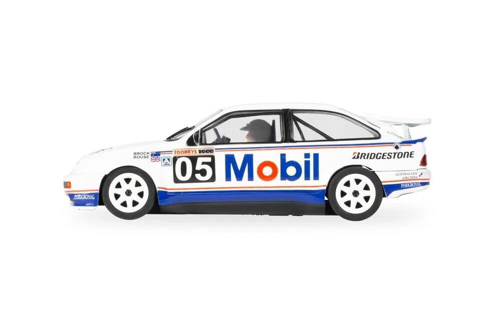 Scalextric Cars, C4505 Ford Sierra Rs500, Peter Brock Bathurst 1989, Slot Car Giocattolo da Utilizzare con Piste da Corsa O Set 3 Anni in su, Accessori