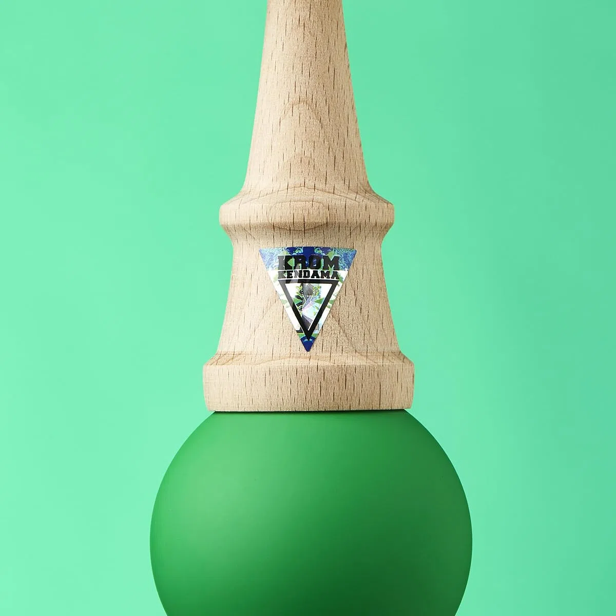 KROM Kendama Gioco - Pop Verde Scuro - Abilità Cognitive migliorate - Equilibrio, riflessi e creatività migliorati - Modello Kendama PRO Fatto per Principianti e Professionisti
