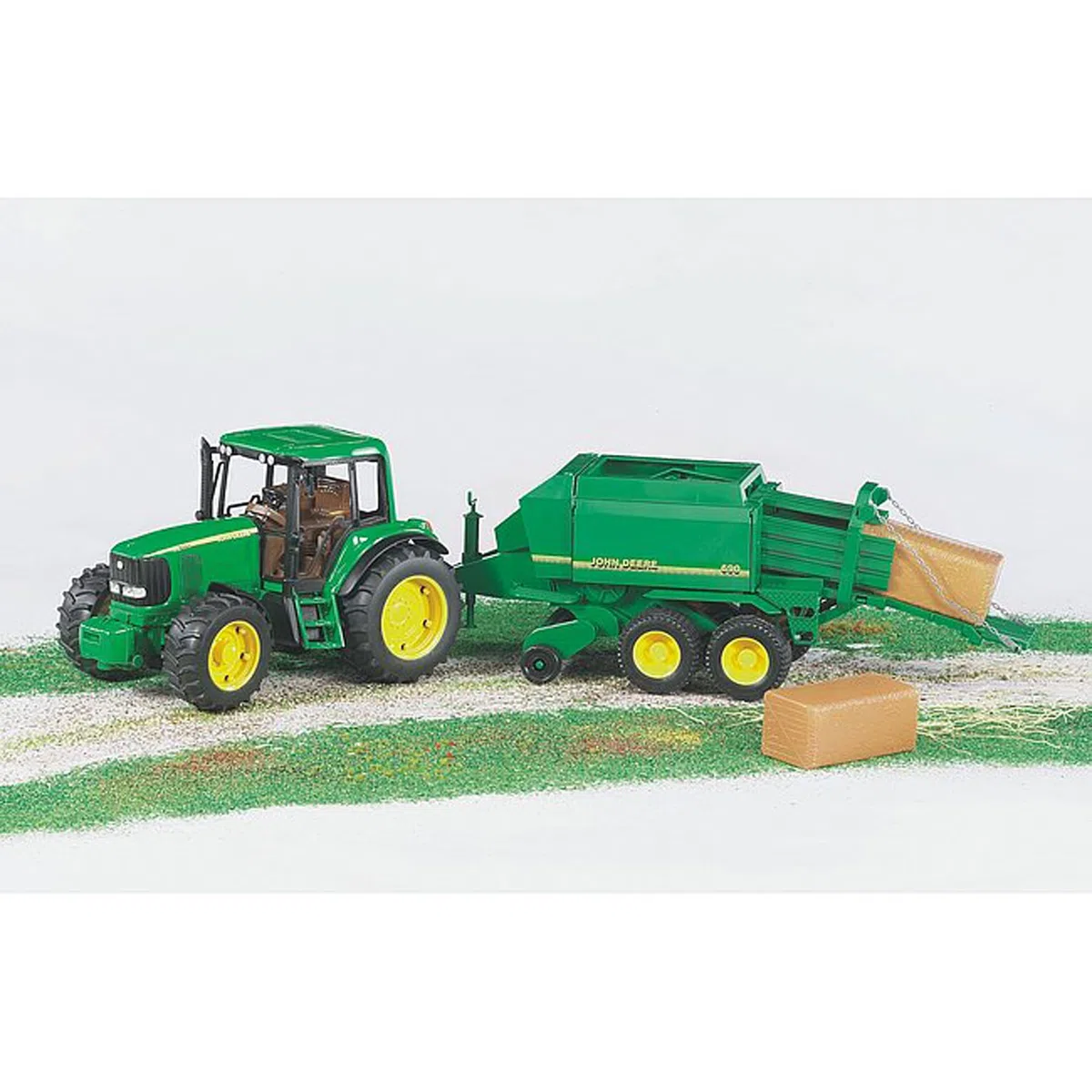 bruder 02017 - John Deere grande pressa con 2 balle quadrate, pressa 1:16, agricoltura, fattoria, macchina per la raccolta, rimorchio del trattore