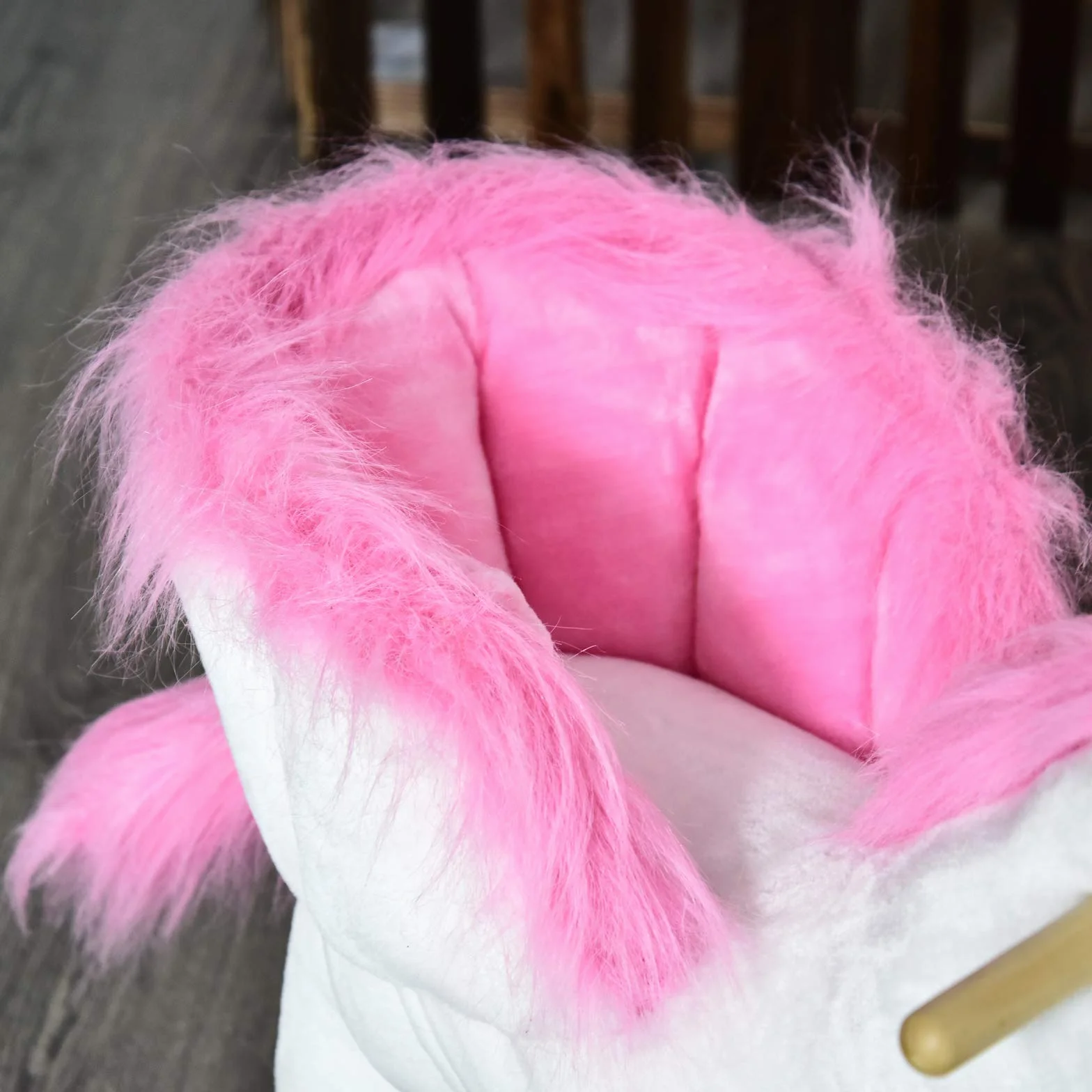 HOMCOM Cavallo a Dondolo a Forma di Unicorno con Musica, Struttura in Metallo e Legno, Rivestimento Peluche, 69x32x57cm, Bianco Rosa
