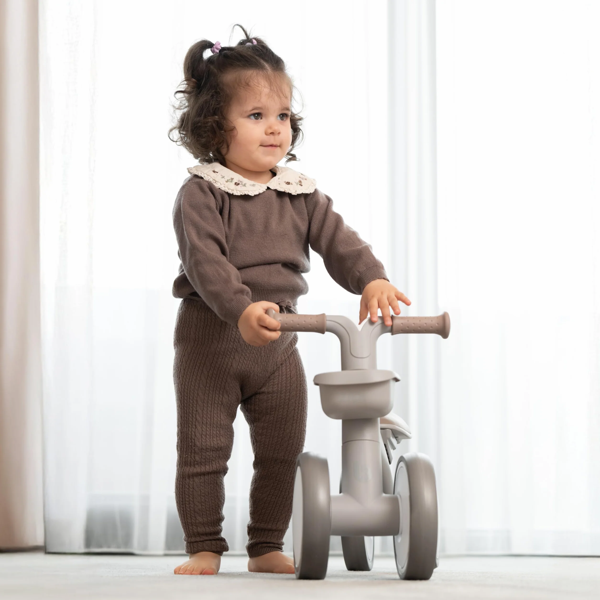 KikkaBoo Bicicleta Sin Pedales ZIPI, Correpasillos Bebé 1 Año, Bicicleta Equilibrio, Bici Bebé con Canasta, Ajustable, Juguete para Niños, Regalo Bebé, Rosa