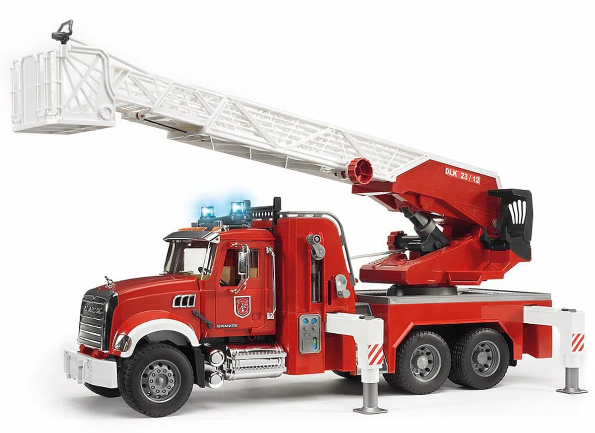 bruder 02821 - Autoscala MACK Granite con pompa, veicolo d'emergenza, camion dei pompieri