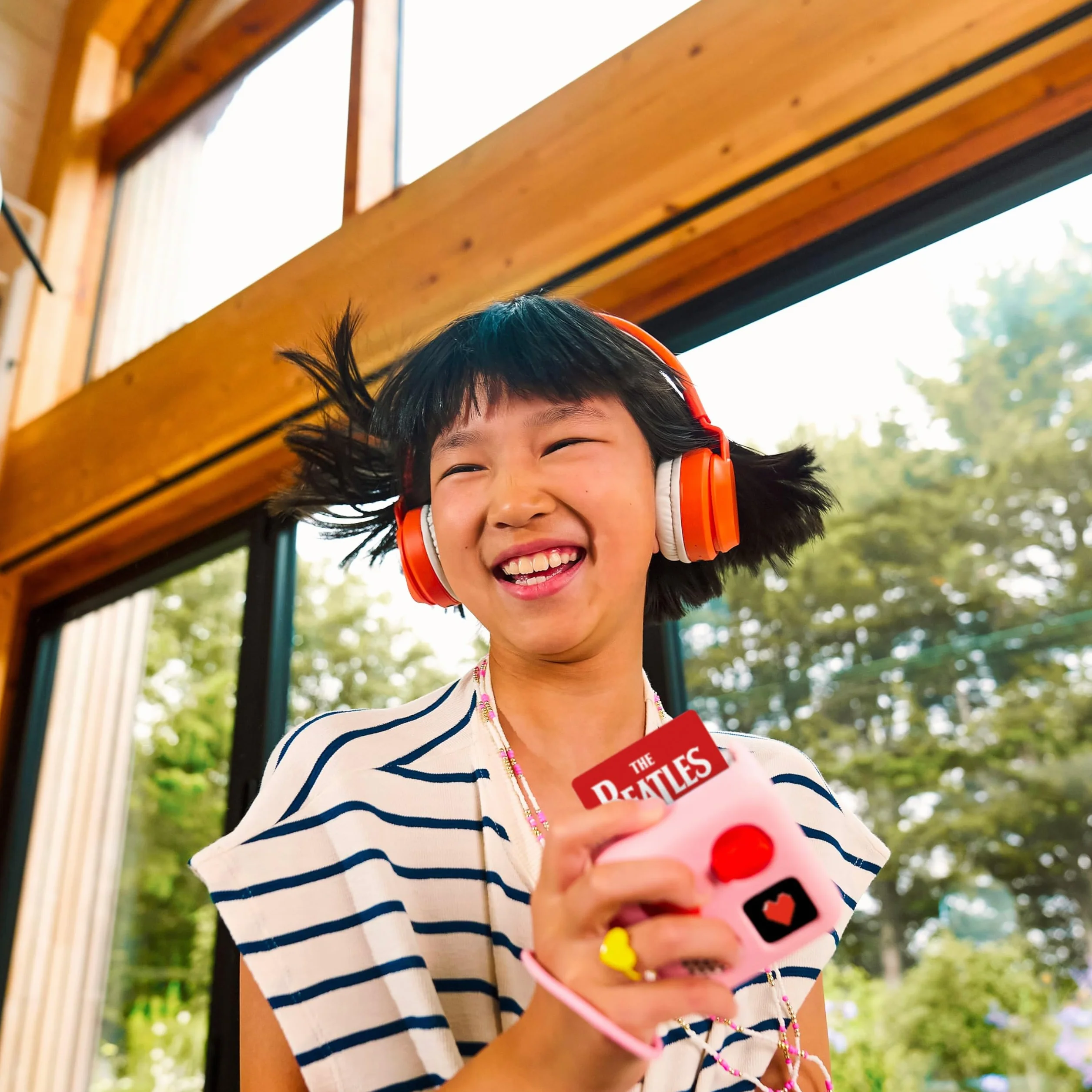 Yoto BrainBots: Dinosauri - 8 schede audiolibri per bambini da utilizzare con lettore e mini dispositivo audio all-in-1, ascolto educativo senza schermo con storie divertenti per apprendimento e quiz