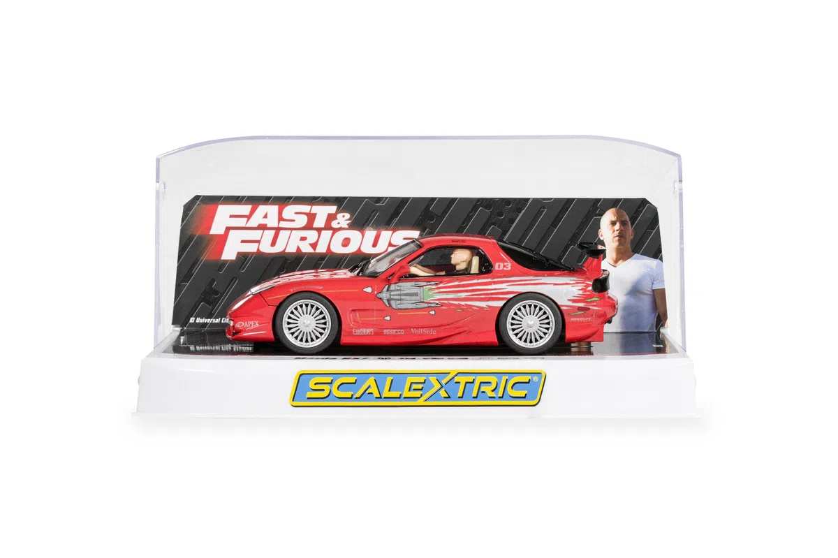 Auto Scalextric - C4592 The Fast And The Furious Mazda RX7, Dom Turetto - Macchinina da slot per piste e set - Idee regalo per bambini e adulti, Accessori Scalextric