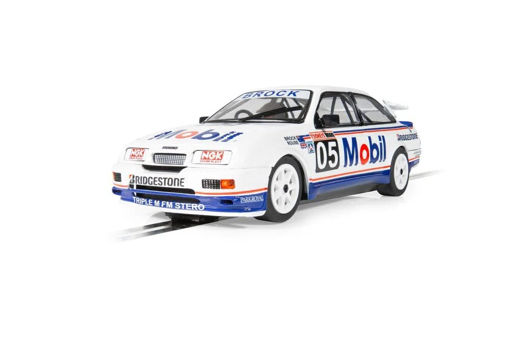Scalextric Cars, C4505 Ford Sierra Rs500, Peter Brock Bathurst 1989, Slot Car Giocattolo da Utilizzare con Piste da Corsa O Set 3 Anni in su, Accessori