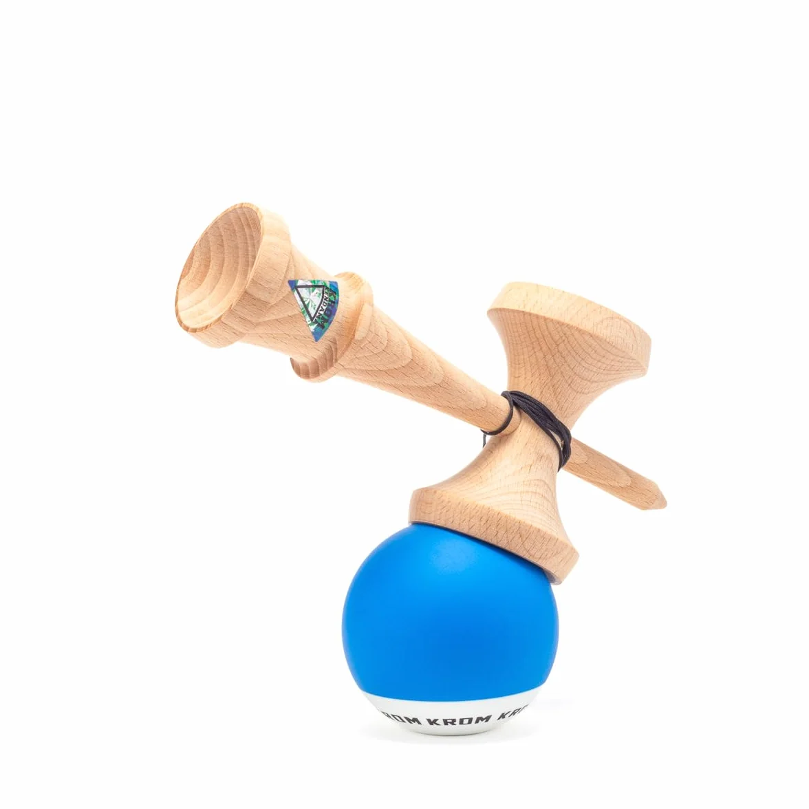 KROM Kendama Gioco - POP Blu Scuro - Equilibrio impeccabile - Abilità cognitive migliorate - Equilibrio, riflessi e creatività migliorati - Modello Kendama Pro fatto per principianti e professionisti.