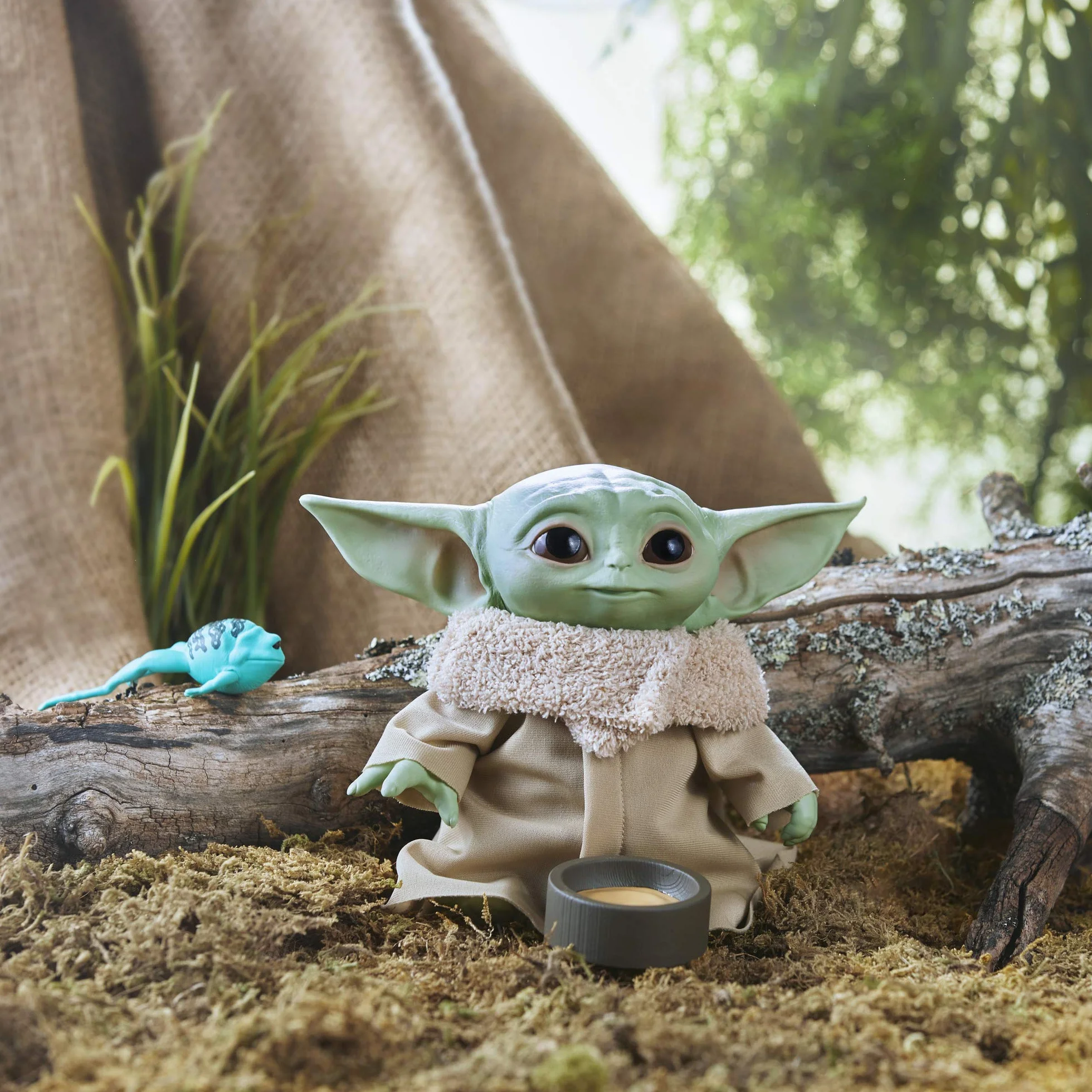 Star Wars Hasbro The Child Peluche Baby Yoda con Suoni e Accessori