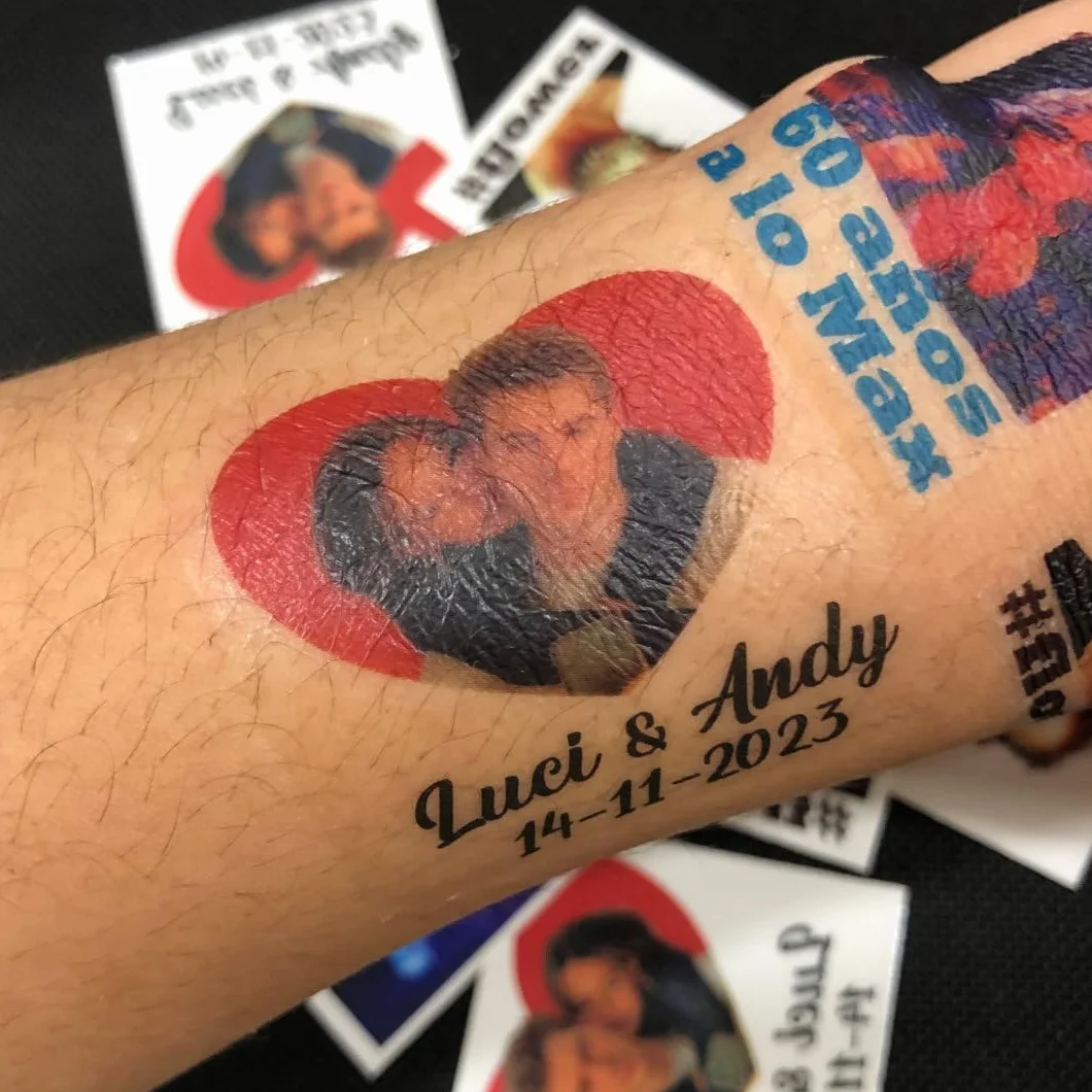 100 Tatuaggi temporanei 4x4 cm con la tua foto - Ideali per eventi, matrimoni, feste e compleanni