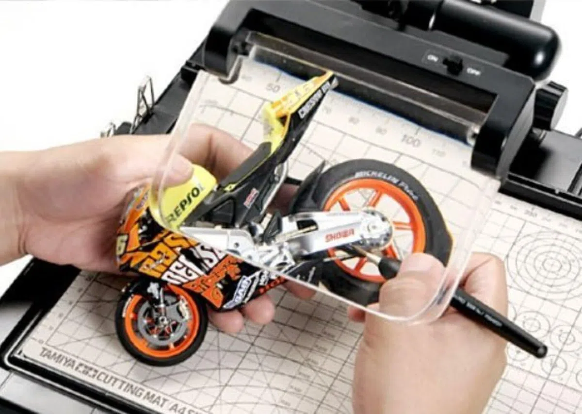 Tamiya Stazione di Lavoro con Lente d'Ingrandimento