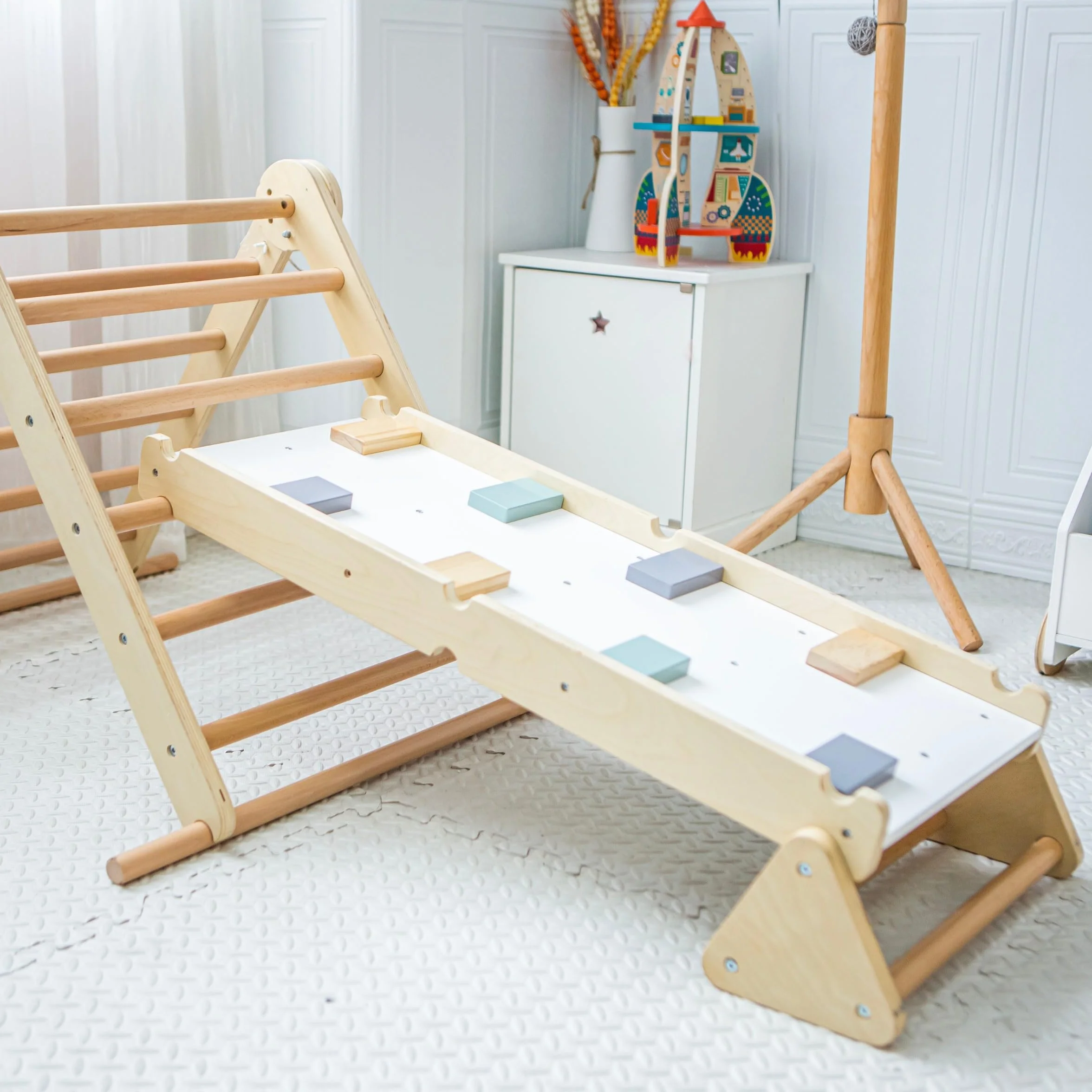 Mamabrum Parco Giochi in Legno con Scaletta e Parete da Arrampicata – Casa Multiattività con 3 Livelli di Regolazione, Triangolo Motorio, Capacità di Carico fino a 50 kg