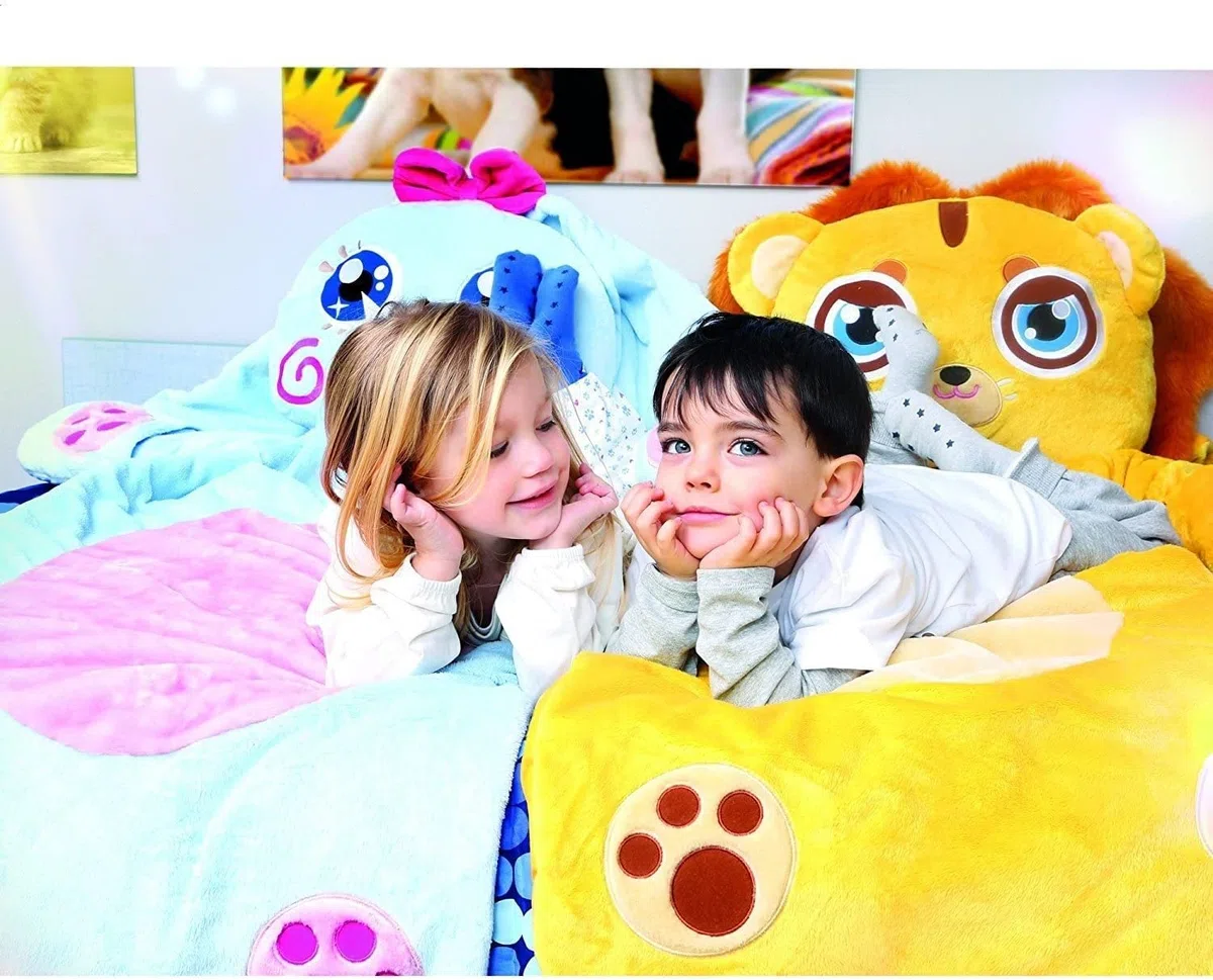 Giochi Preziosi Peluche Pisolone Chic Coniglio, Morbido, Pieghevole e Trasportabile