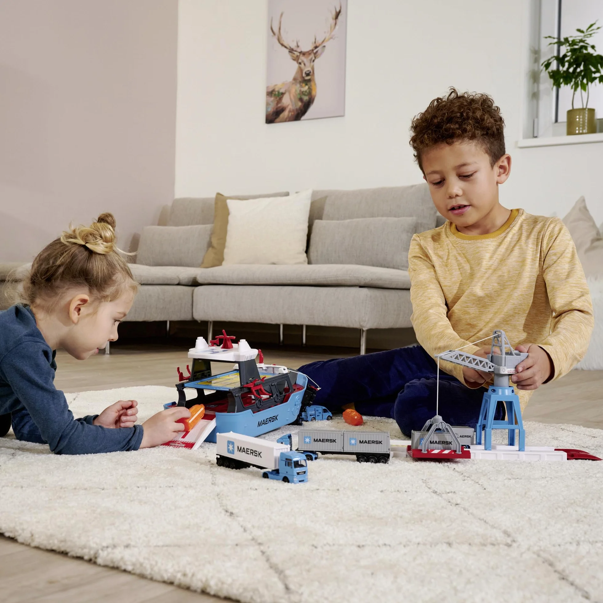 Majorette - Creatix Nave Container MAERSK, 212050039, +3 anni, playset con nave e piattaforma di carico con gru, incluso un camion con container, con due barche di salvataggio, misura 52 cm