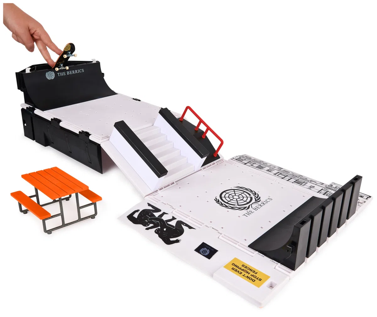 Tech Deck, The Berrics Transforming Park, X-Connect Park Creator, Set di Gioco Pieghevole Largo 76 cm con Custodia e Fingerboard Speciale, Giocattolo per Bambini da 6 Anni in su