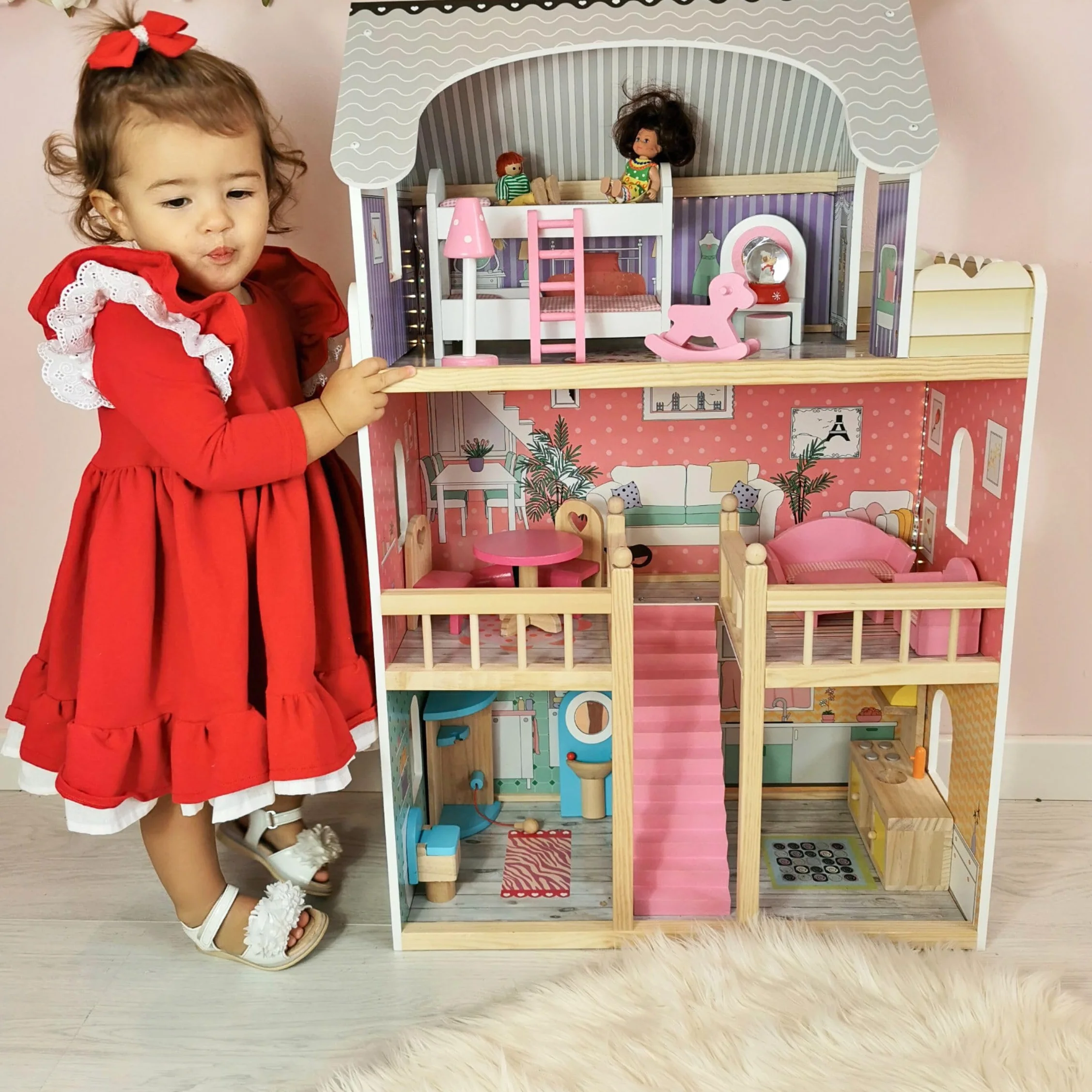 mamabrum Casa delle Bambole in Legno XXL – 3 Piani con LED e Mobili Inclusi – Casa Bambole 90x60x30 cm – Design Pastello Sicuro ed Educativo – Giocattolo per Bambine dai 3 Anni