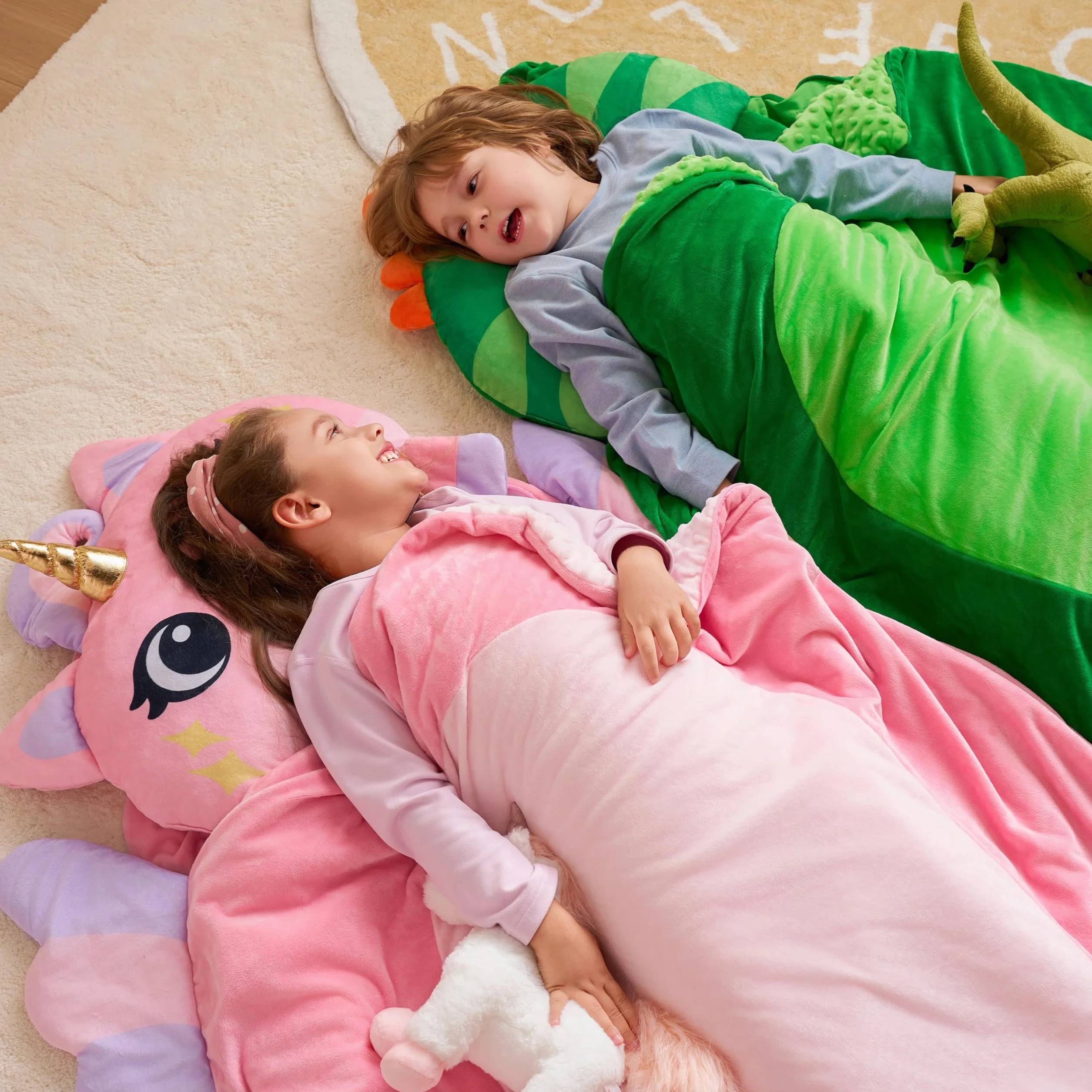 Joiedomi Sacco a pelo per bambini 152 x 99 cm con cuscino e coperta Sacco a pelo pieghevole 2 in 1 per ragazzi e ragazze