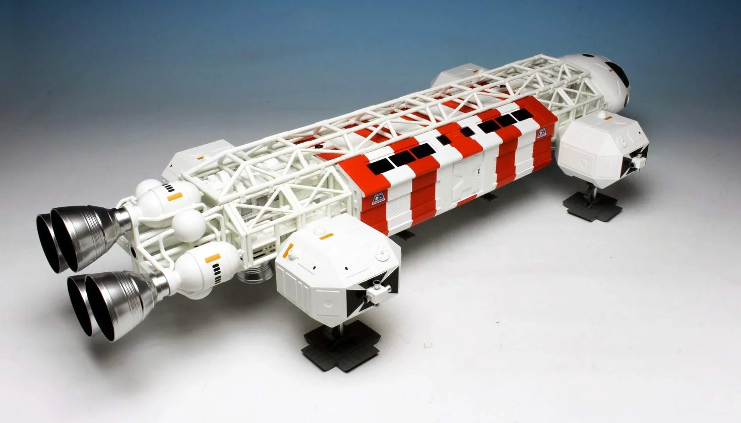 MPC mpc825 "Space: 1999 Eagle Transporter 22 Long plastica modello