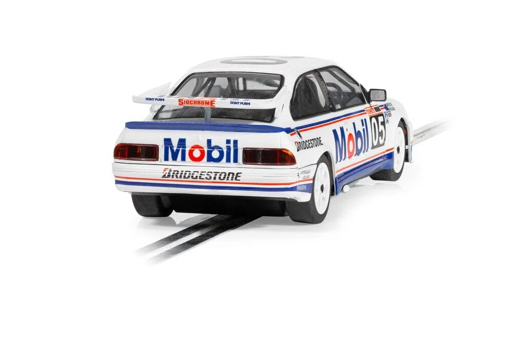 Scalextric Cars, C4505 Ford Sierra Rs500, Peter Brock Bathurst 1989, Slot Car Giocattolo da Utilizzare con Piste da Corsa O Set 3 Anni in su, Accessori