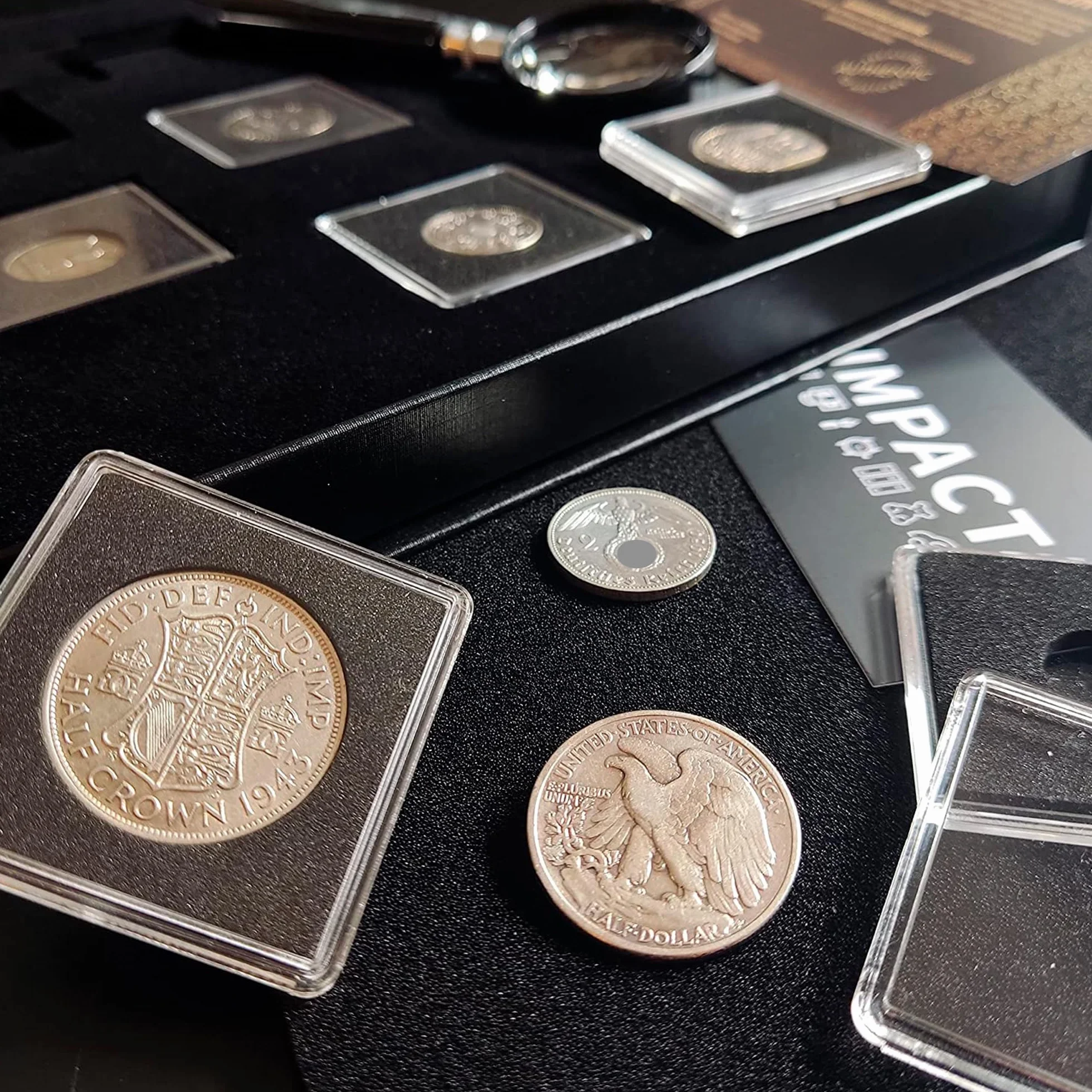 IMPACTO COLECCIONABLES | Collezione Esclusiva di 7 Monete della Seconda Guerra Mondiale (1939–1945) degli Alleati e dell’ASSE – Monete Autentiche e Antiche con Certificato di Autenticità