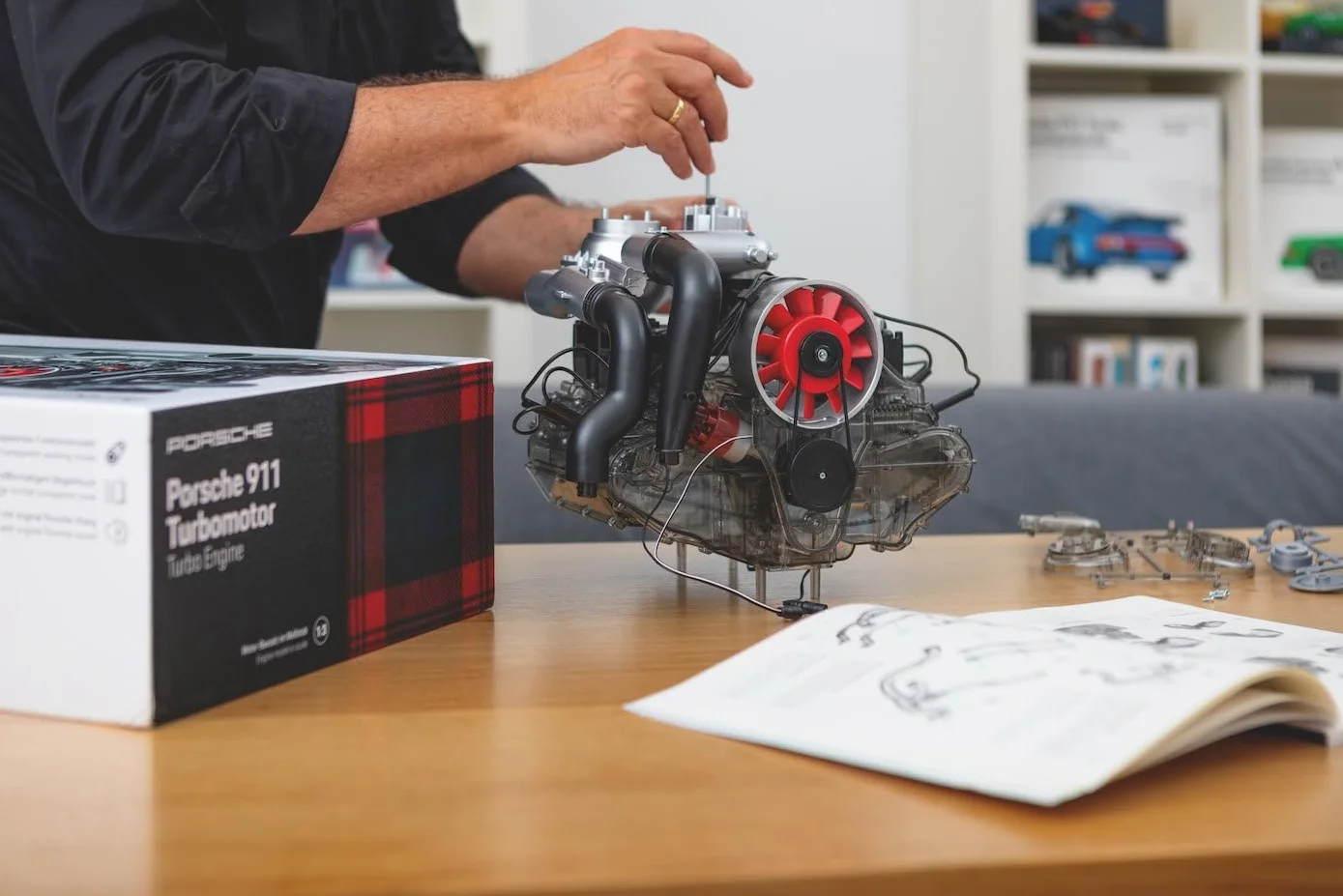 Porsche 911 Turbomotor: Bauen Sie Ihr eigenes 6-Zylinder-Motormodell