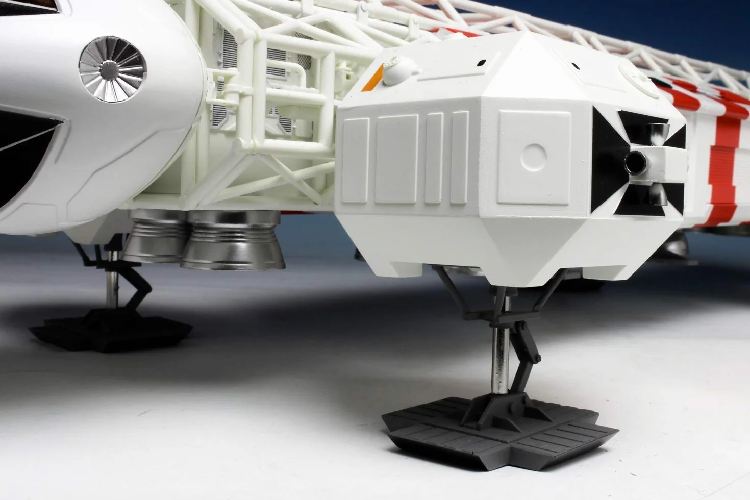MPC mpc825 "Space: 1999 Eagle Transporter 22 Long plastica modello