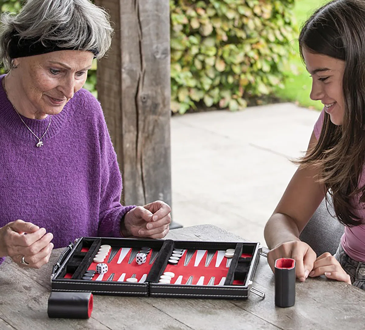 Engelhart - 250513 - Valigetta Backgammon 30 cm (11 Pollici) - Similpelle Rossa/Nera/Bianca con Interno in Velluto - Gioco da Tavolo Portatile per 2 Giocatori - Dai 6 Anni in Su