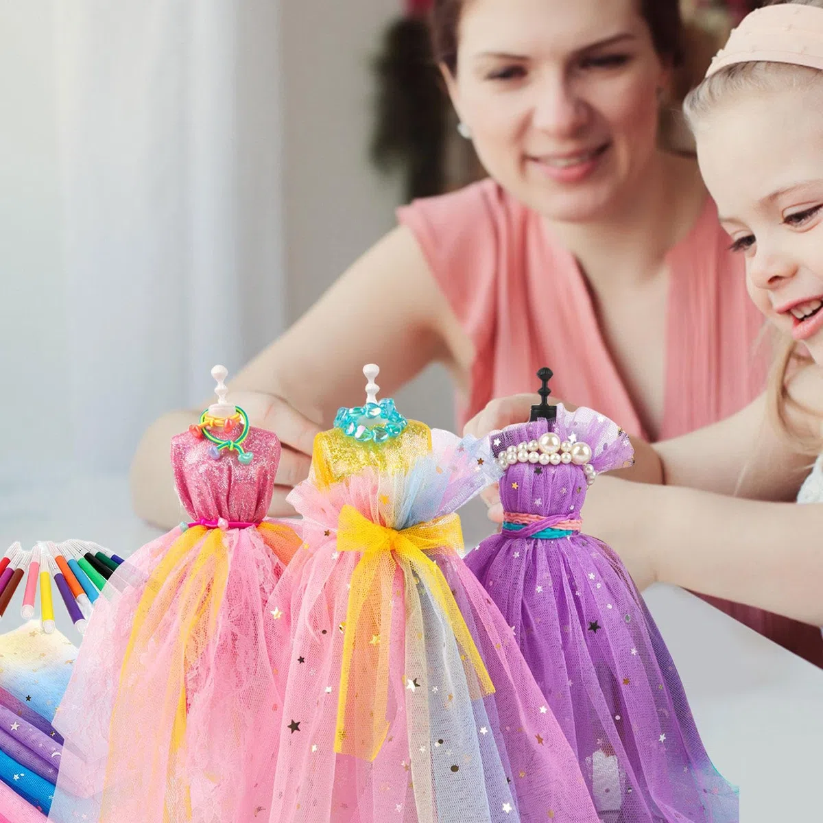 Fashion Studio Kit per ragazze, kit di e mestieri, studio di creativo con 2 manichini per ragazze 6 anni in su, Halloween, festa dei bambini, compleanno, Ringraziamento, Natale