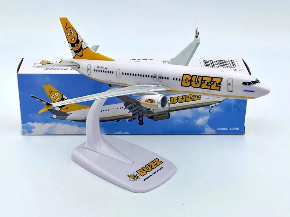 Limox Boeing 737-MAX8 Buzz SP-RZA 1:200 Modello di aereo