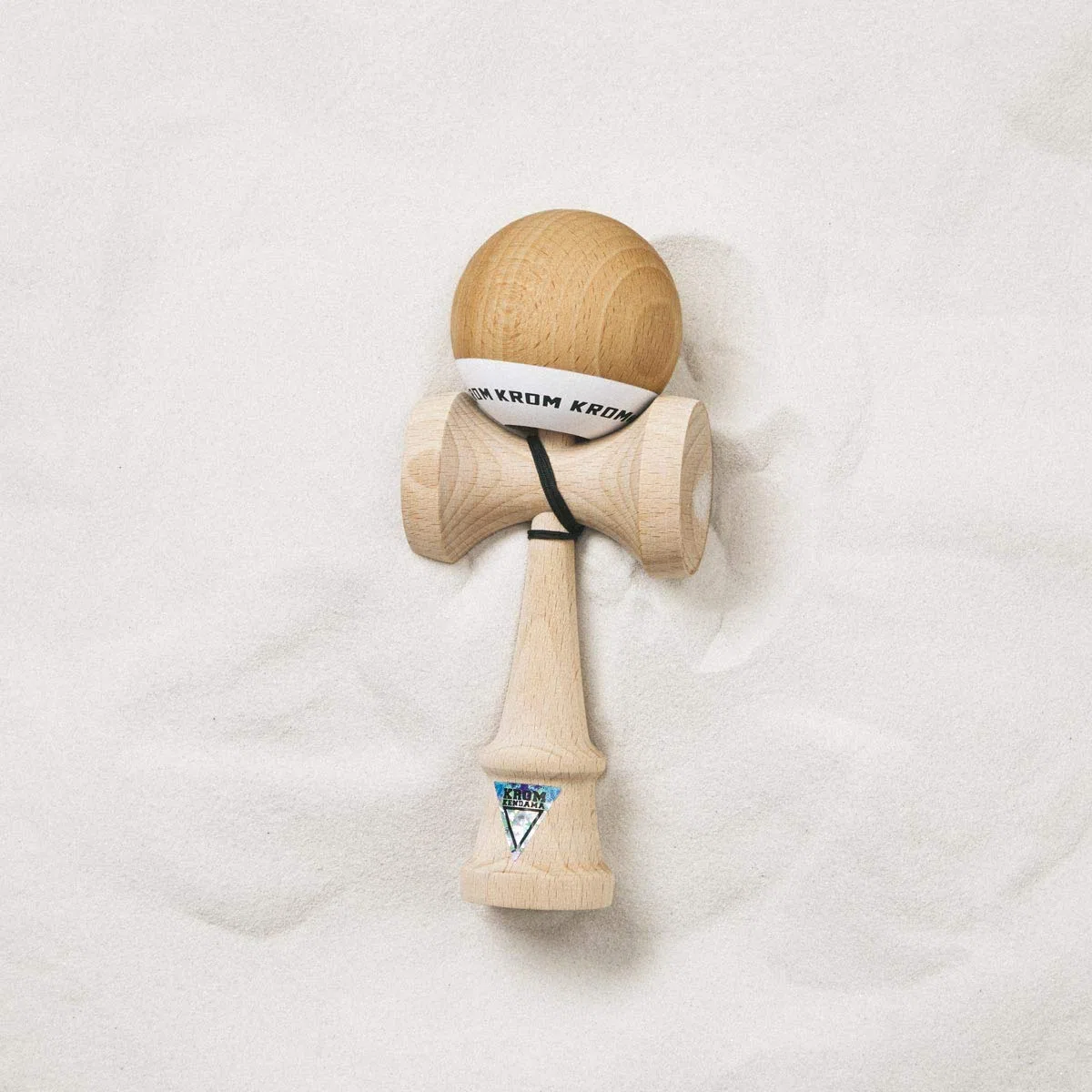 KROM Kendama Gioco - Pop Naked - Abilità Cognitive migliorate - Equilibrio, riflessi e creatività migliorati - Modello Kendama PRO Fatto per Principianti e Professionisti.