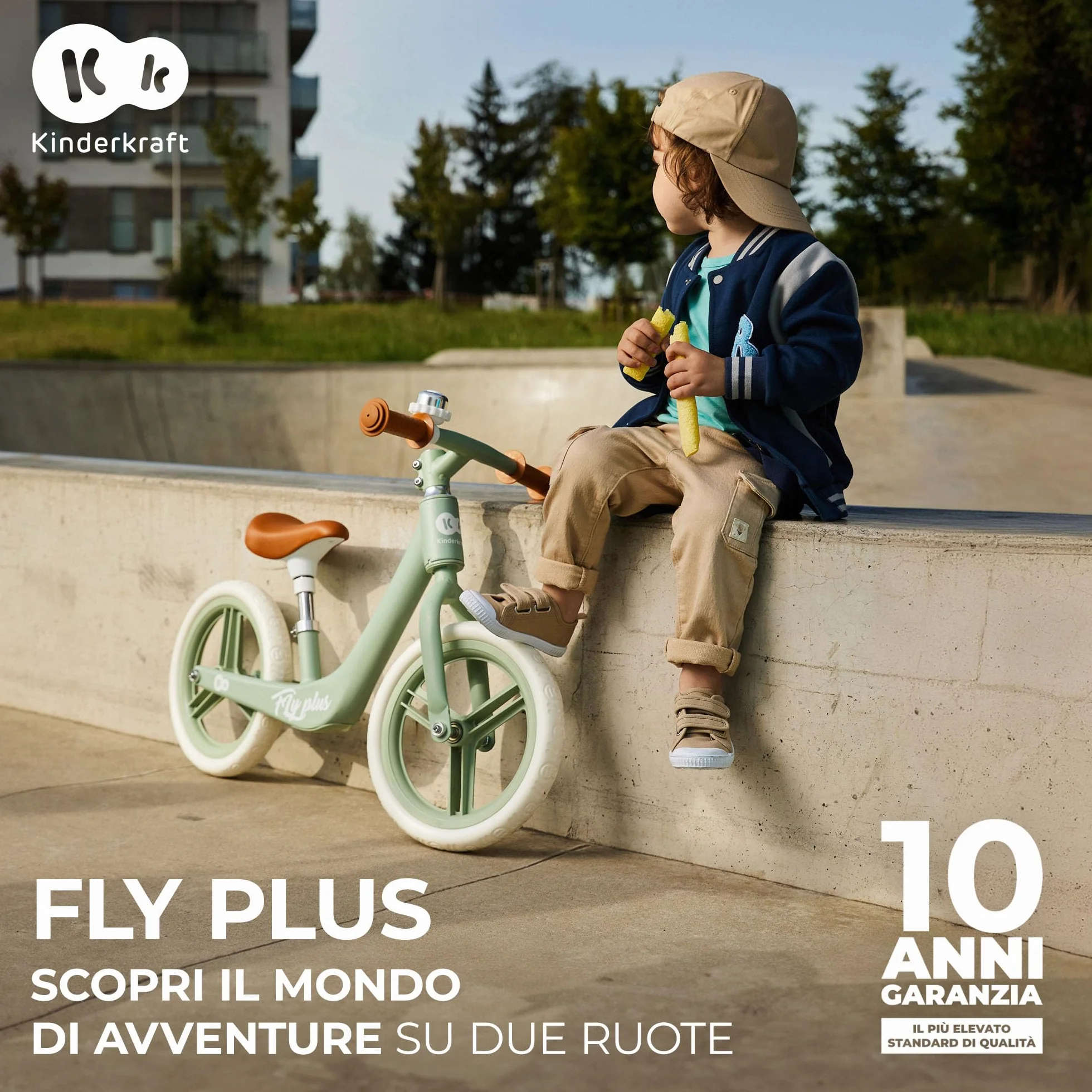 Kinderkraft FLY PLUS 2 Bicicletta bambini, Leggero Bici Senza Pedali, Stile Retro, Magnesium, Design retro, fino 2 Anni, Struttura leggera, 2.8kg, Sellino regolabile, Verde