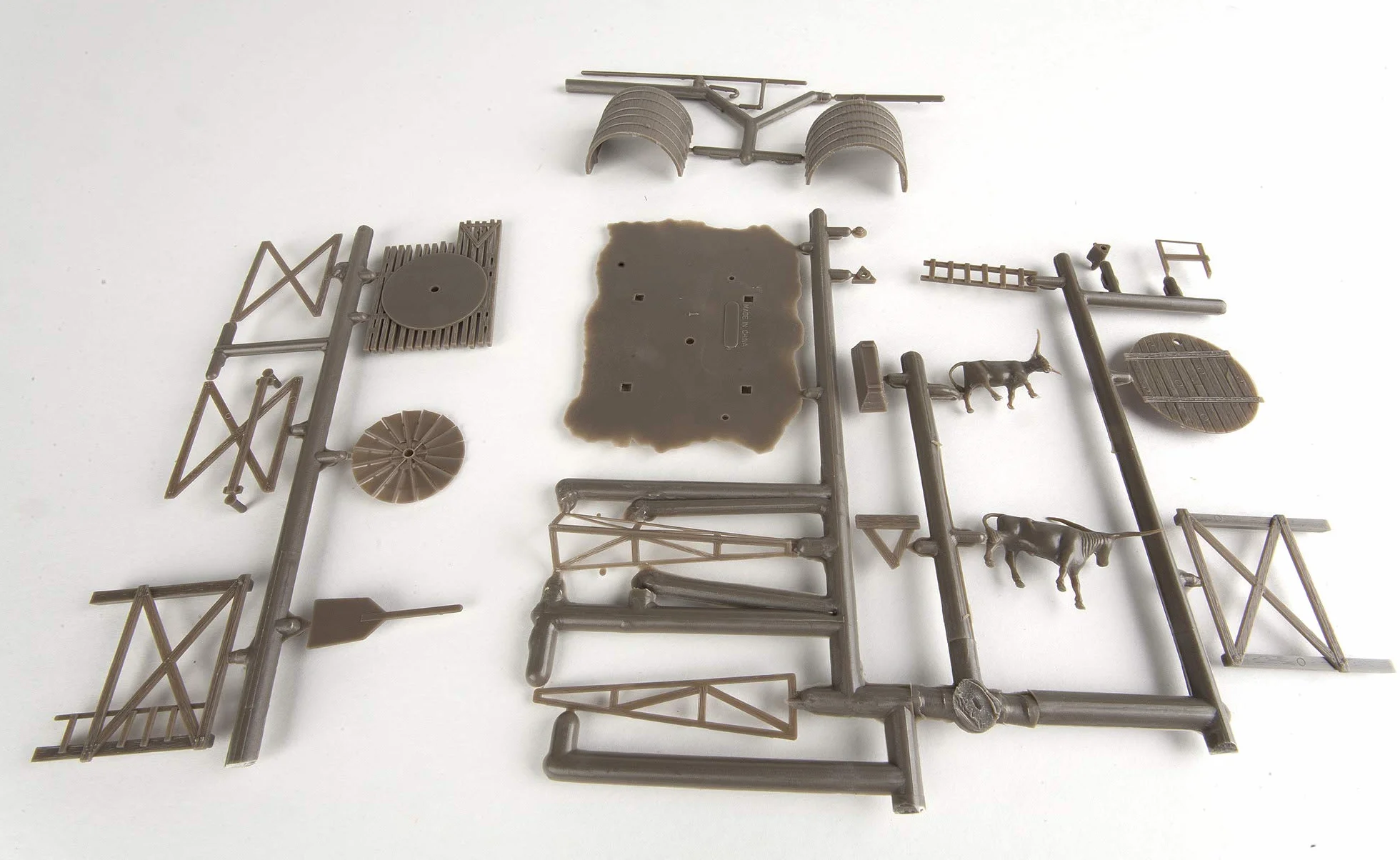 Life-Like Trains Kit di costruzione Azienda agricola scala HO figure realistico